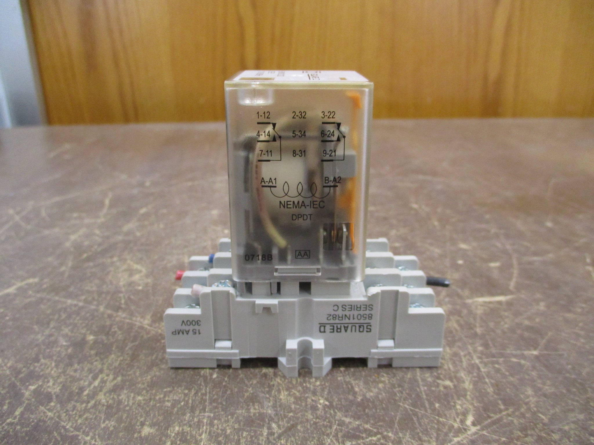 Square D Relay 8501KU12V20 Ser. E 120V Coil w/ Base *Lot of 2* Used