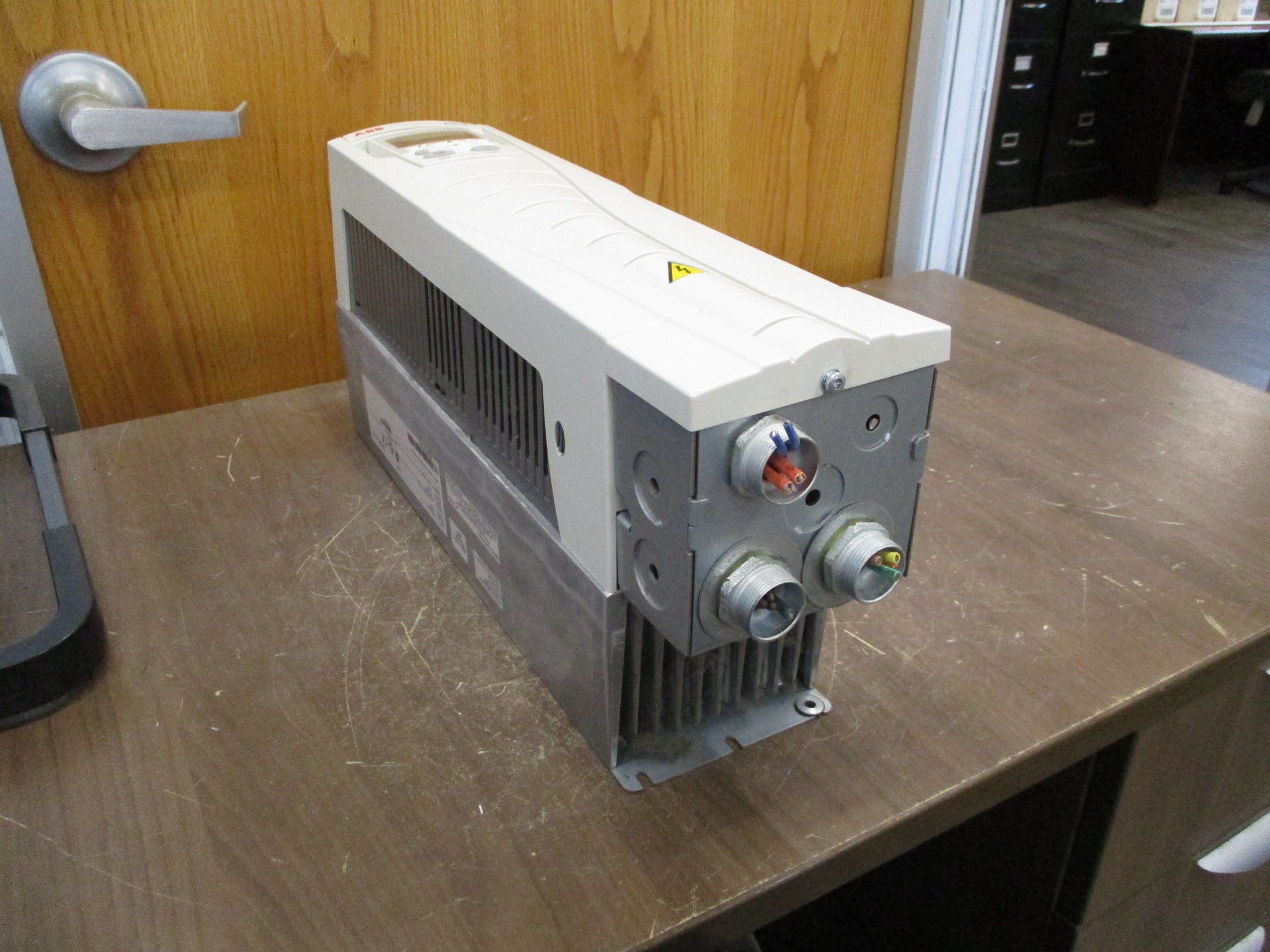 ABB ACH550 AC Drive ACH550-UH-015A-4 10HP 3Ph w/ Keypad Used