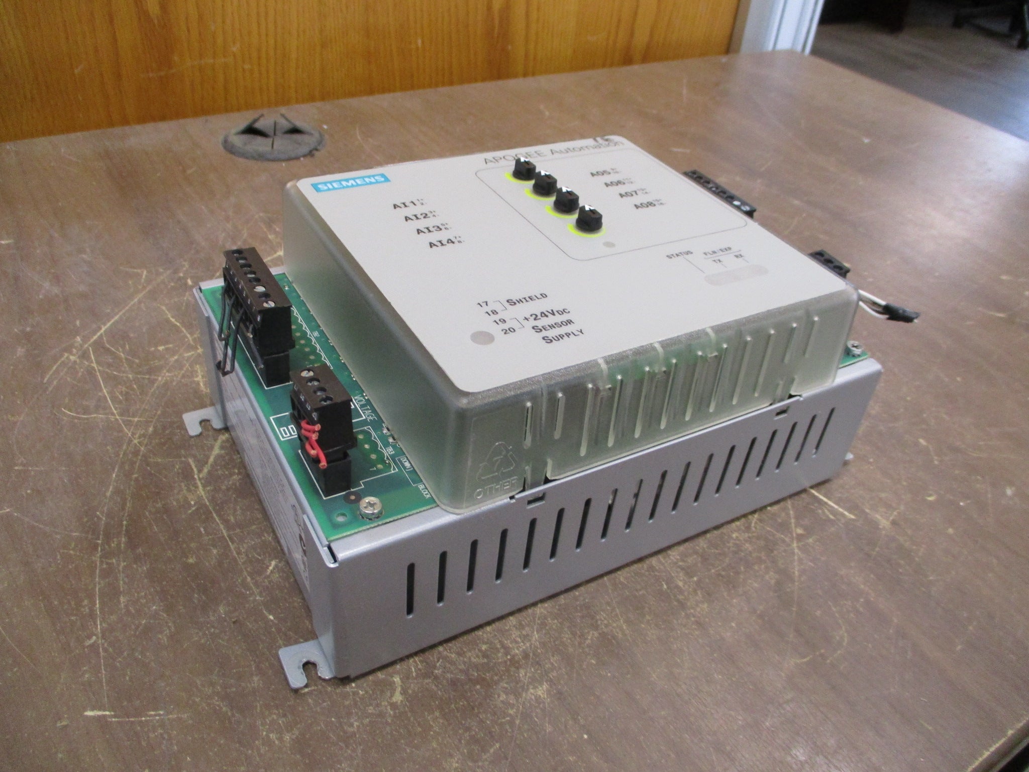 Siemens APOGEE Automation Analog Point Expansion Module 549-215 w/ HOA 4AI/4AO