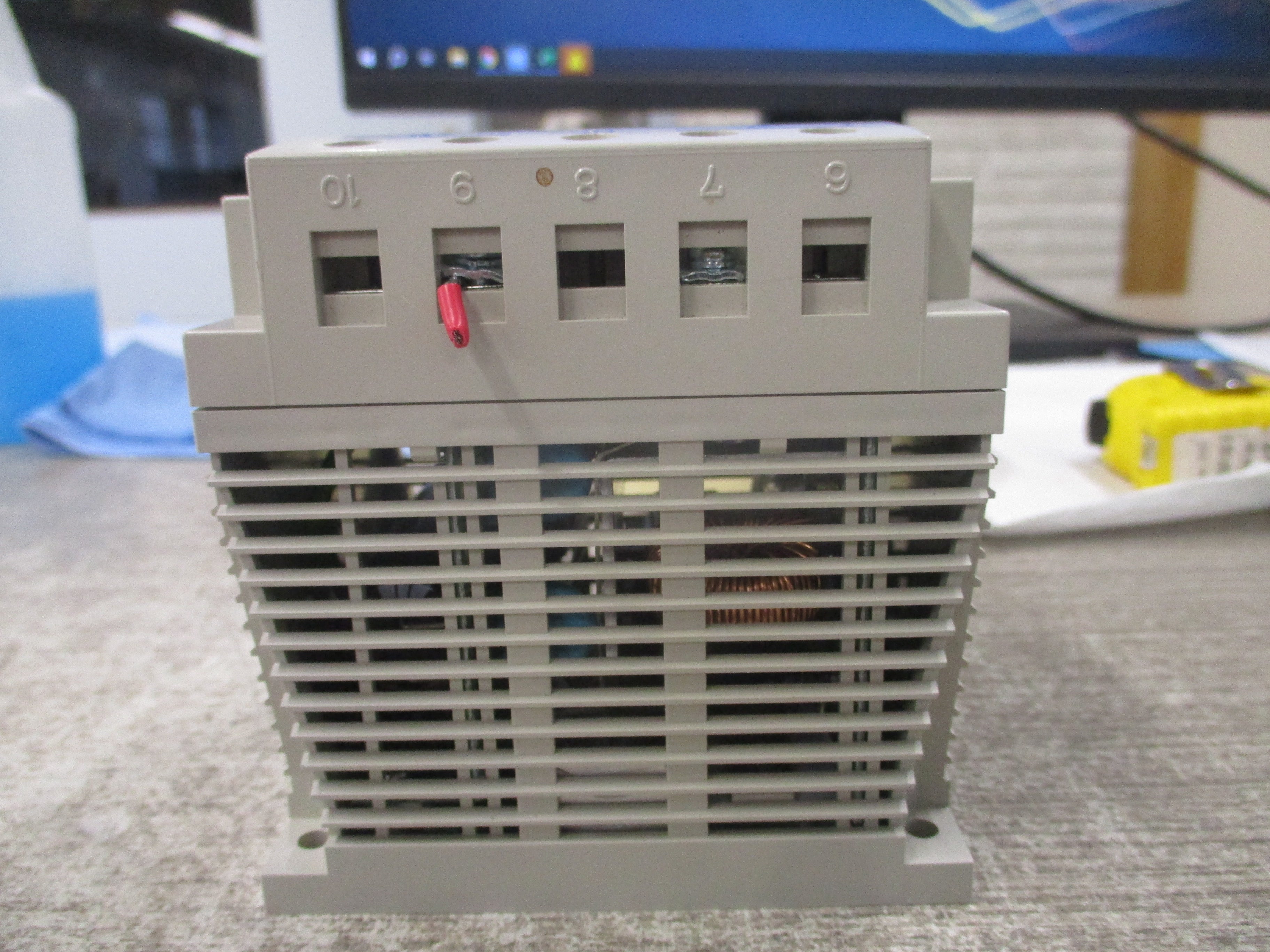 Idec Power Supply PS5R-C12 30W Input: 100-240VAC 50/60Hz 0.68A Output: 12VDC 2.5A Used