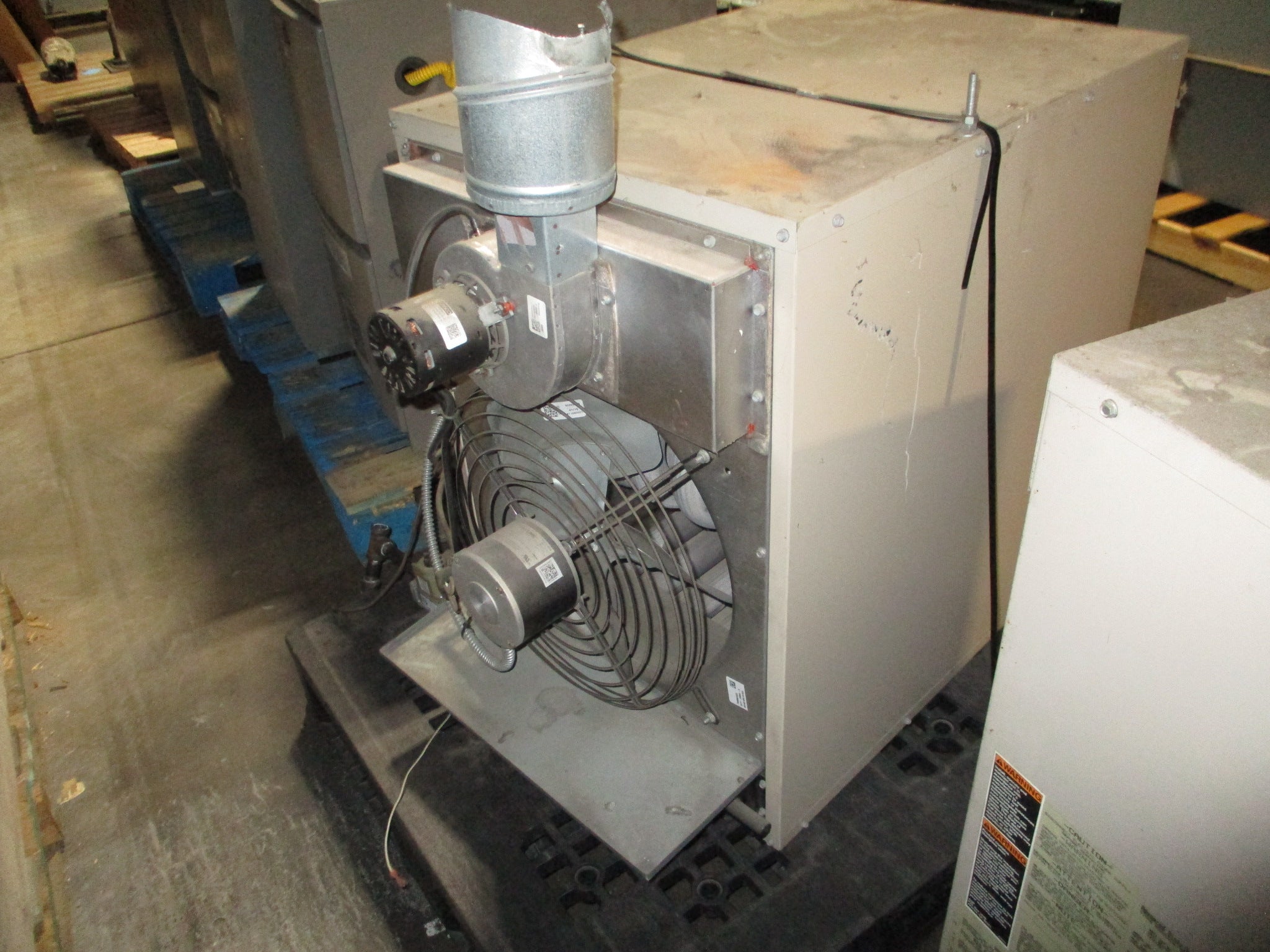 ADP Natural Gas Heater SEP-200A-3 195,000BTU Input Power Vented Used