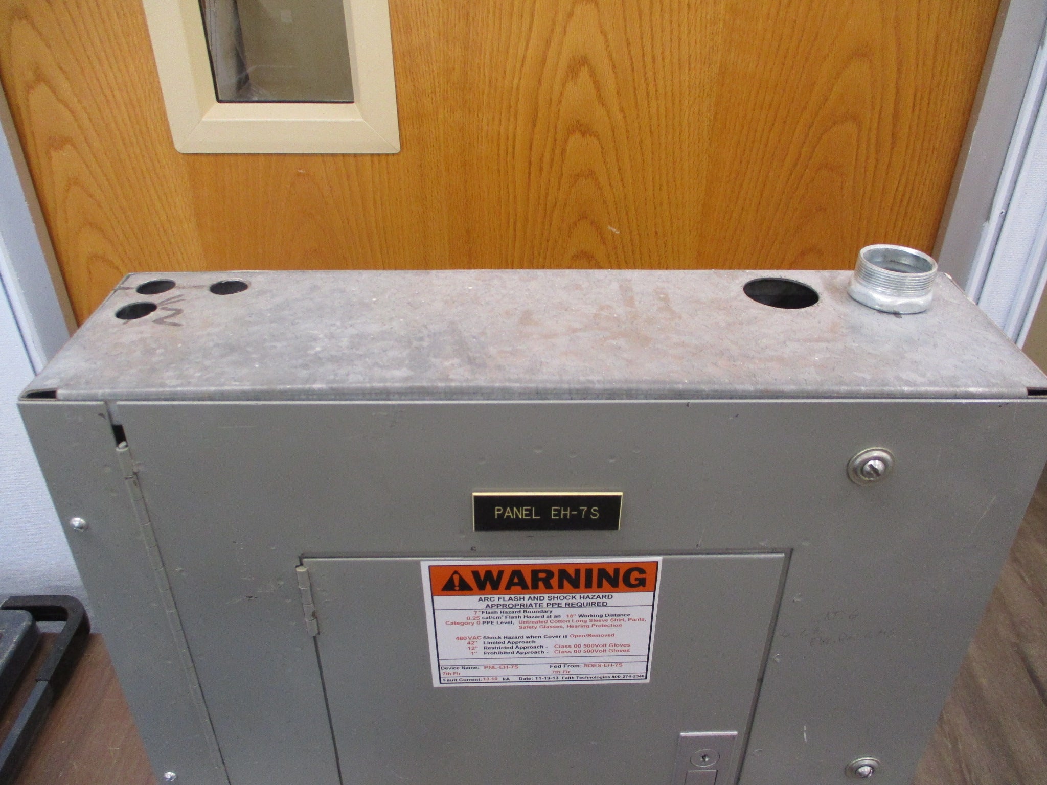 ITE Main Lug Breaker Panel NHB 100A Max 277-480V 3Ph 4W 18-Slot Used