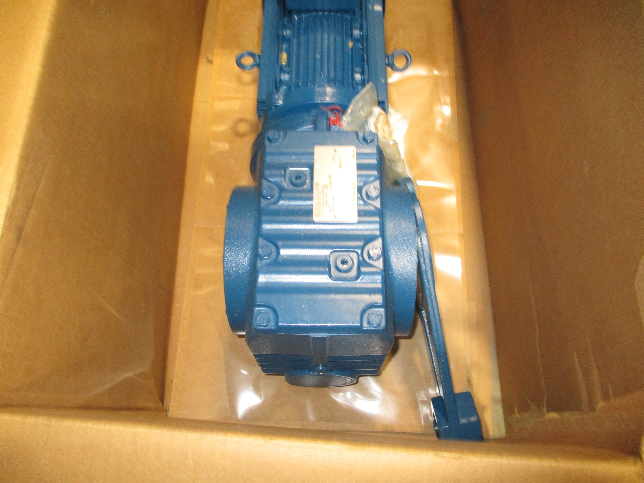 Sew-Eurodrive Gearmotor SA77/T DRN100L4/ES7R 3HP 16 RPM Output 230/460V 60Hz 3Ph