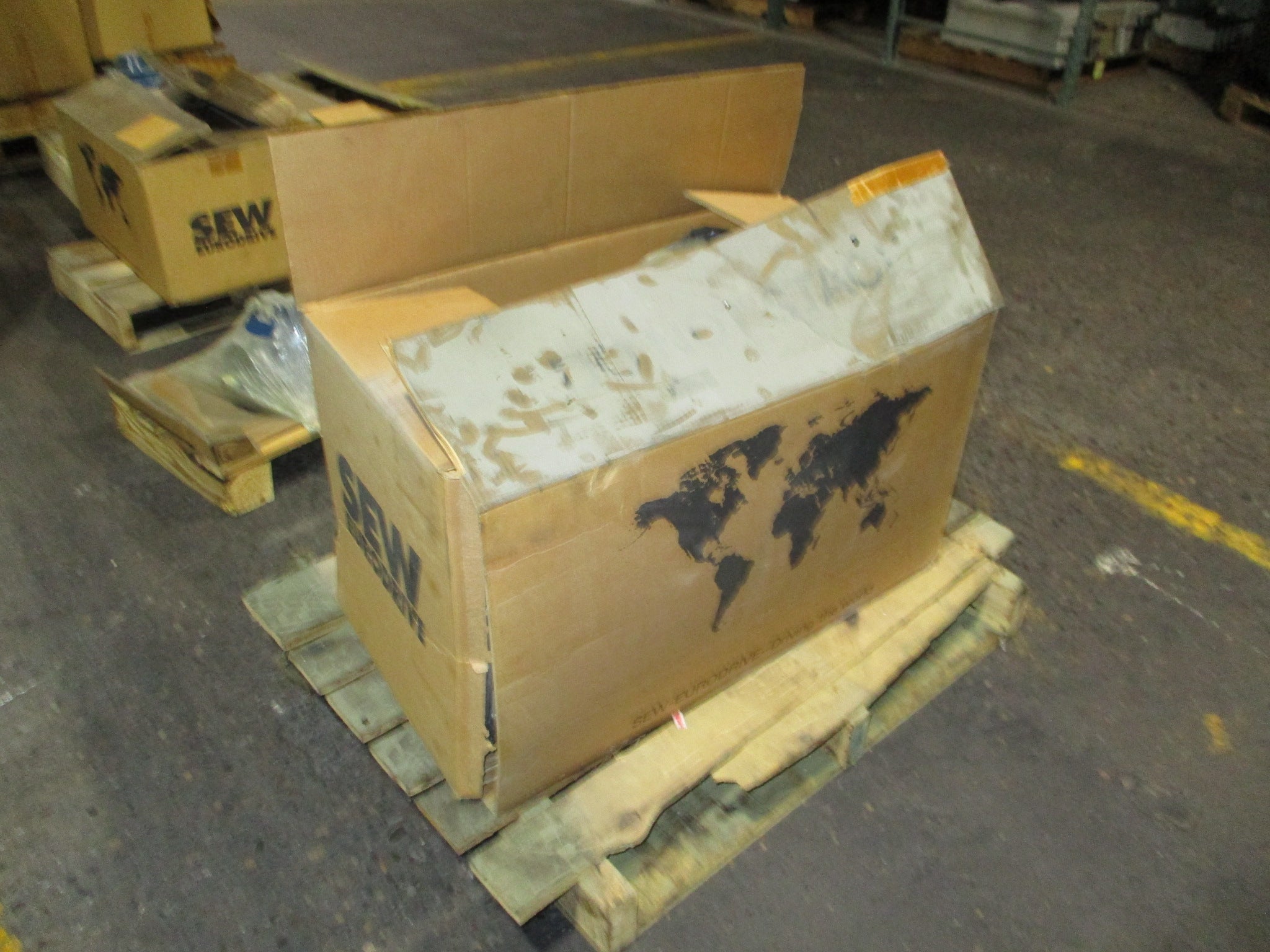 Sew-Eurodrive Gearmotor SA77/T DRN100L4/ES7R 3HP 16 RPM Output 230/460V 60Hz 3Ph