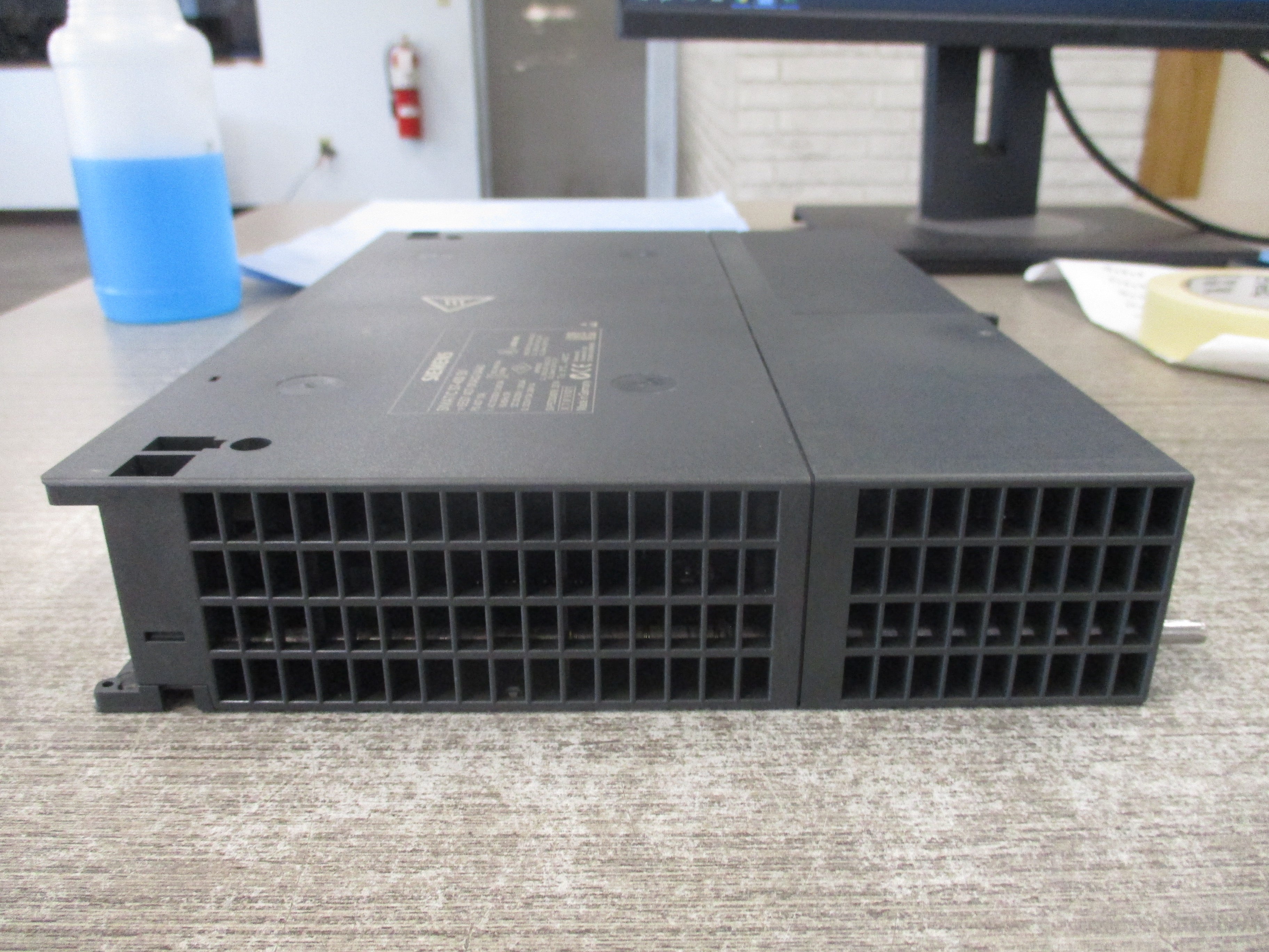 Siemens Simatic S7-400 SV Power Supply Module 6ES7 407-0KA02-0AA0 Input: AC 120/230V; 0.9/0.5A / 50-60Hz OR / DC 120/230V; 1.0/0.5A Output: DC5V/10A; 24V/1A * W/Cover * Used