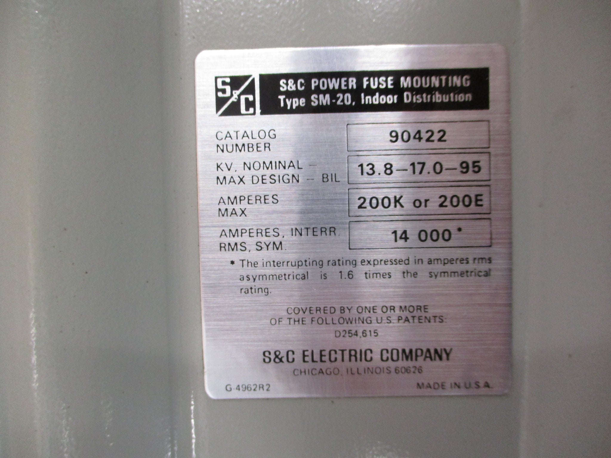 S&C SM-20 Fuse Mounting w/ Fuse 90422 100E Fuse Used