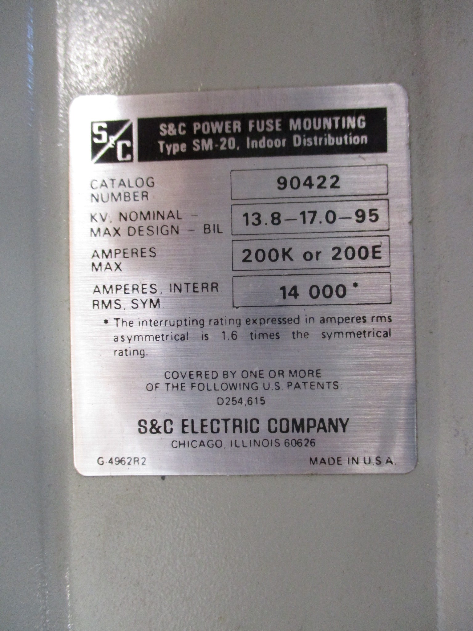 S&C SM-20 Fuse Mounting w/ Fuse 90422 125E Fuse Used