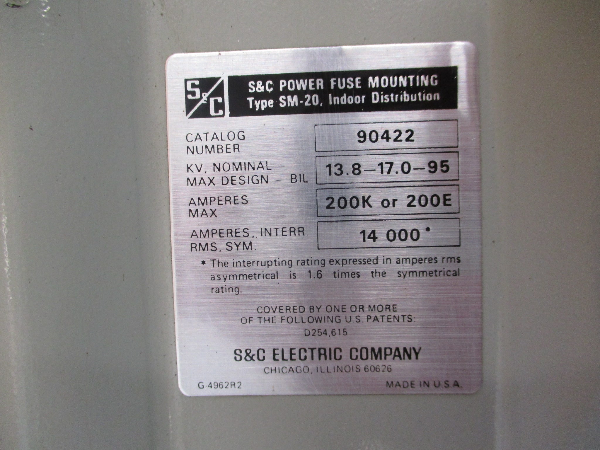 S&C SM-20 Fuse Mount w/ Fuse 90422 125E Fuse Used