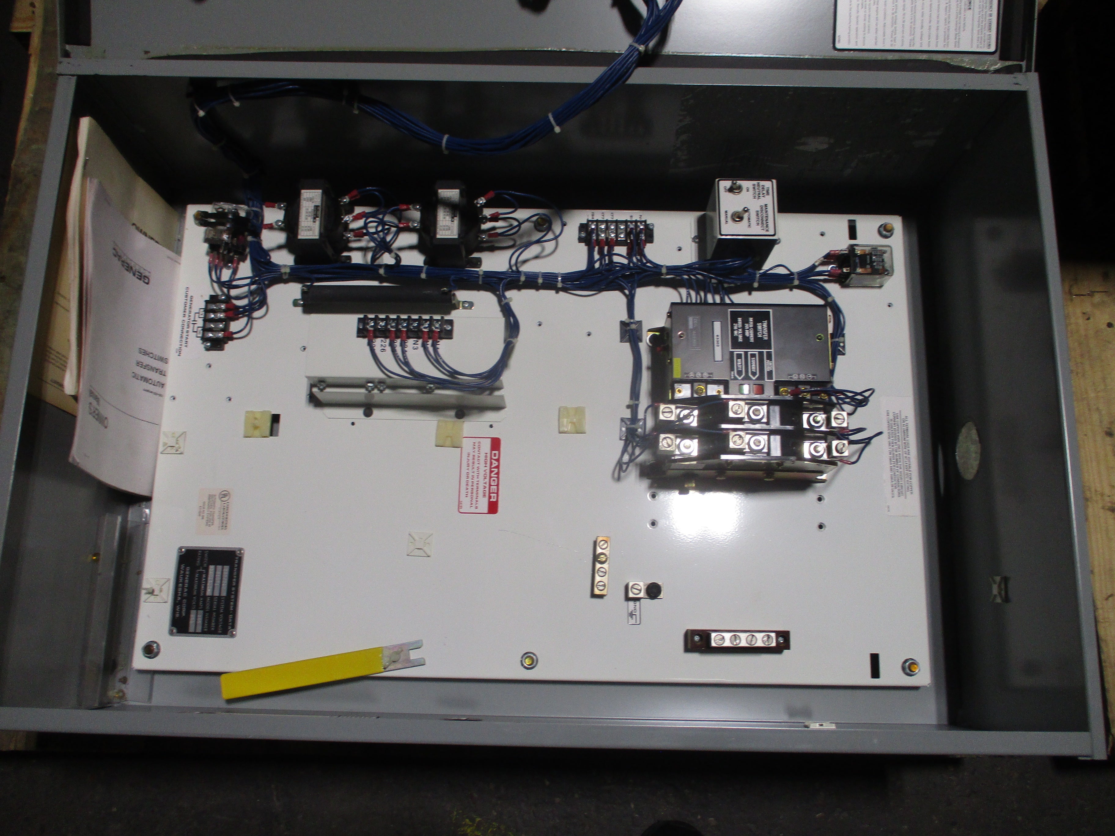 Generac GTS Automatic Transfer Switch 39A01317-W 105A 120/240V Used