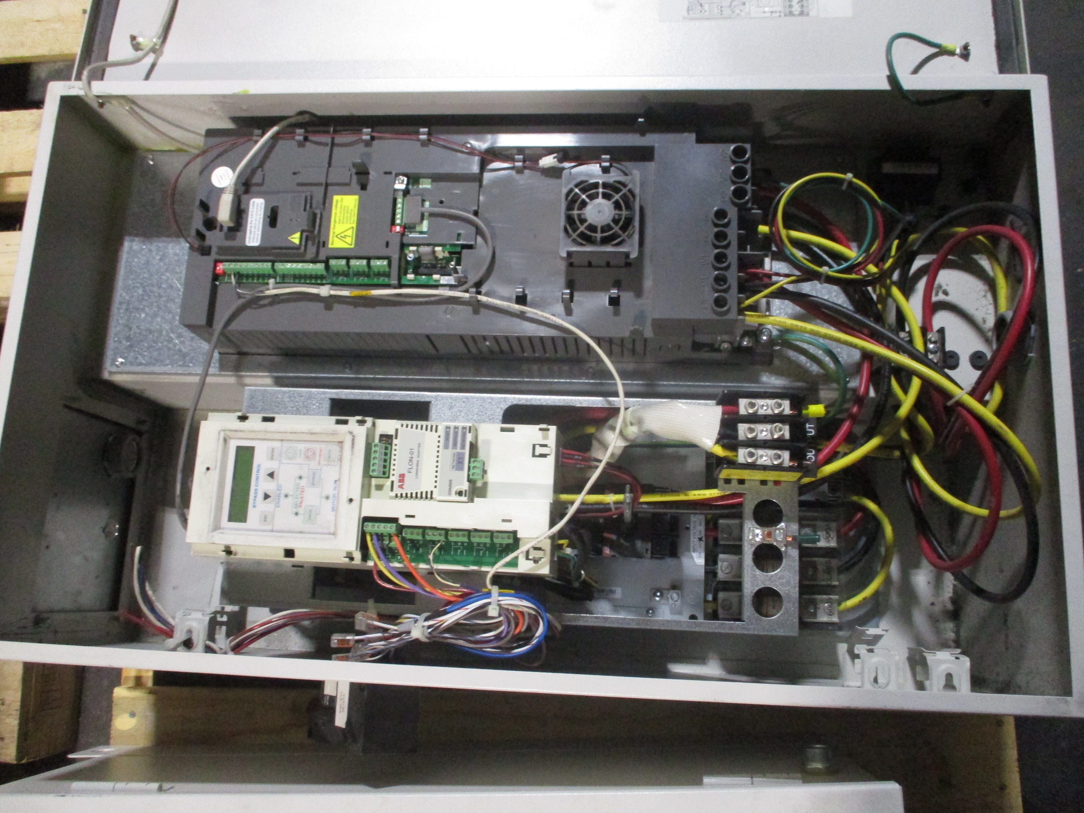 ABB ACH550 AC Drive W/Bypass ACH550-BDR-072A-4+B055+E213+F267+K452 Used