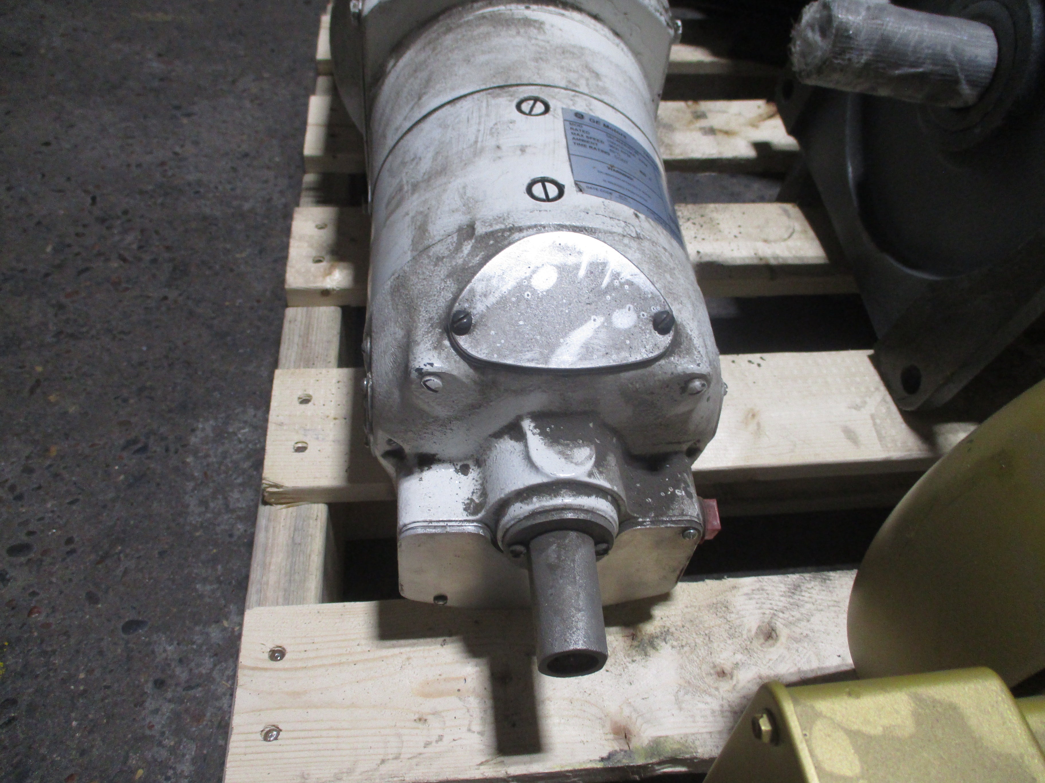 GE DC MOTOR 5CD144PA0138001 5.0HP 1750/2300RPM 240V Enclosure: DPFG 17.7A Shunt