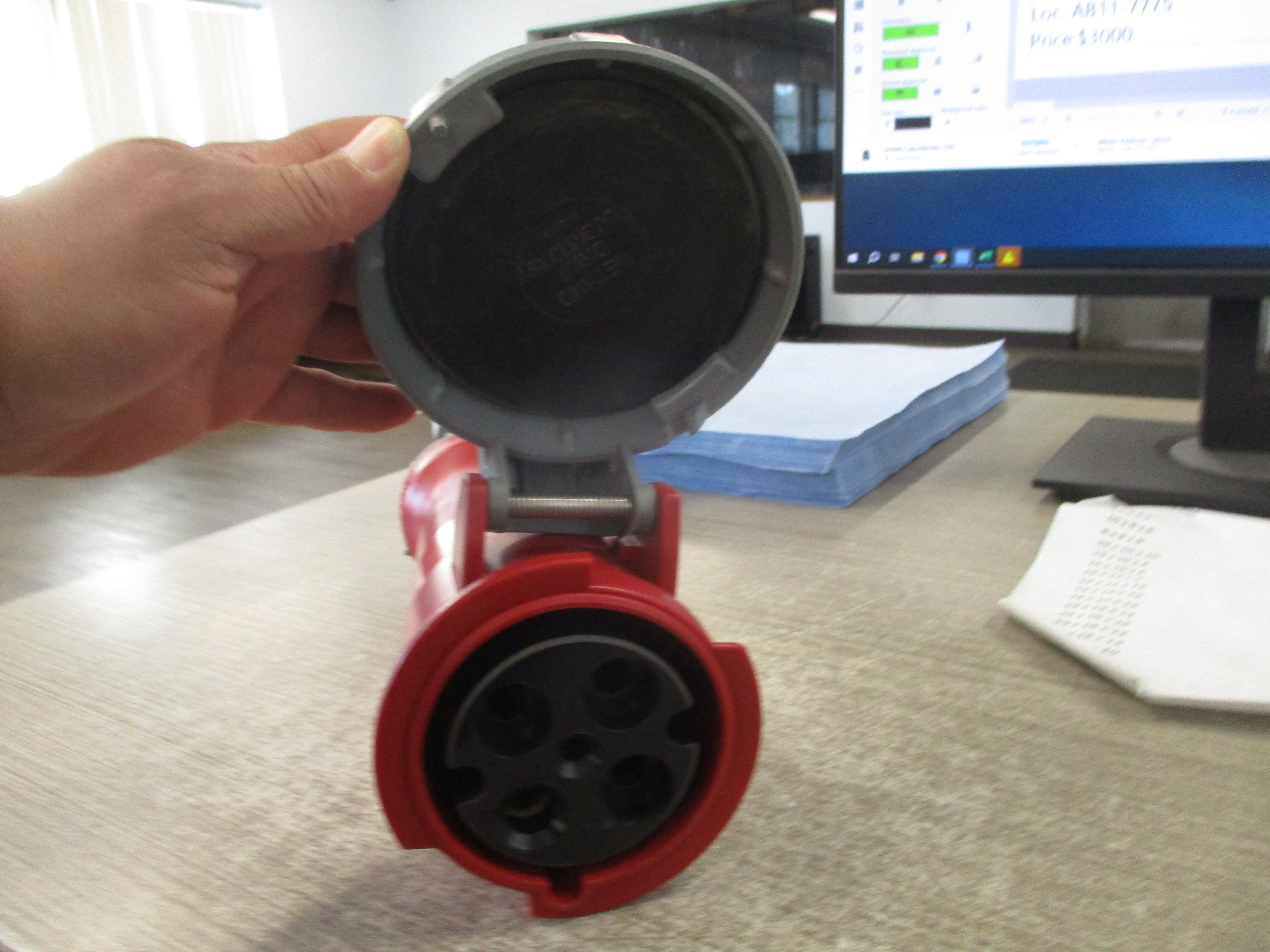 Hubbell Connector 4100C7W 100A 480V 3Ph Used