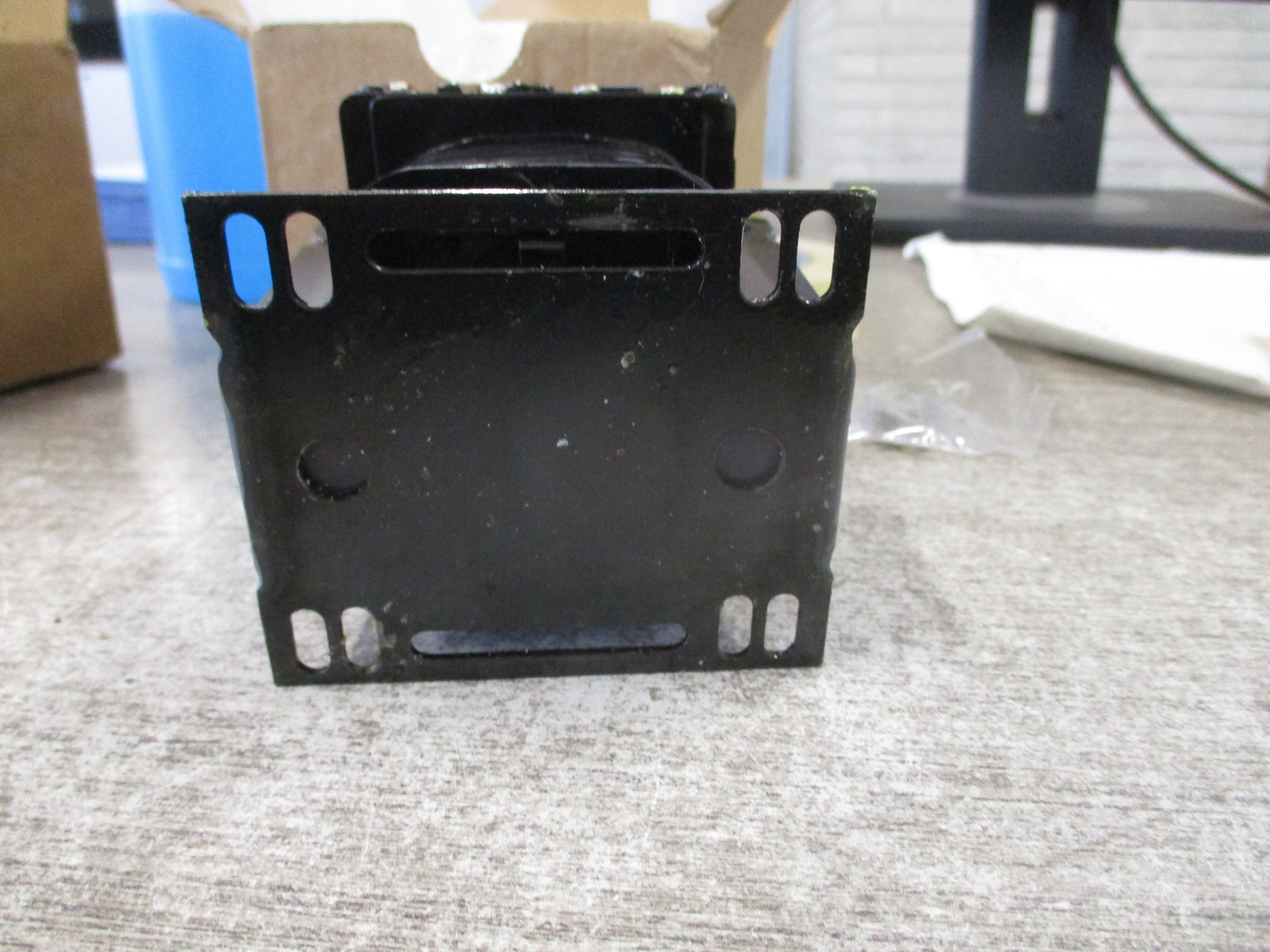 Square D Control Transformer 9070T100D1 0.1kVA Pri: 240/480V Sec: 120V 1Ph 50/60Hz New Surplus