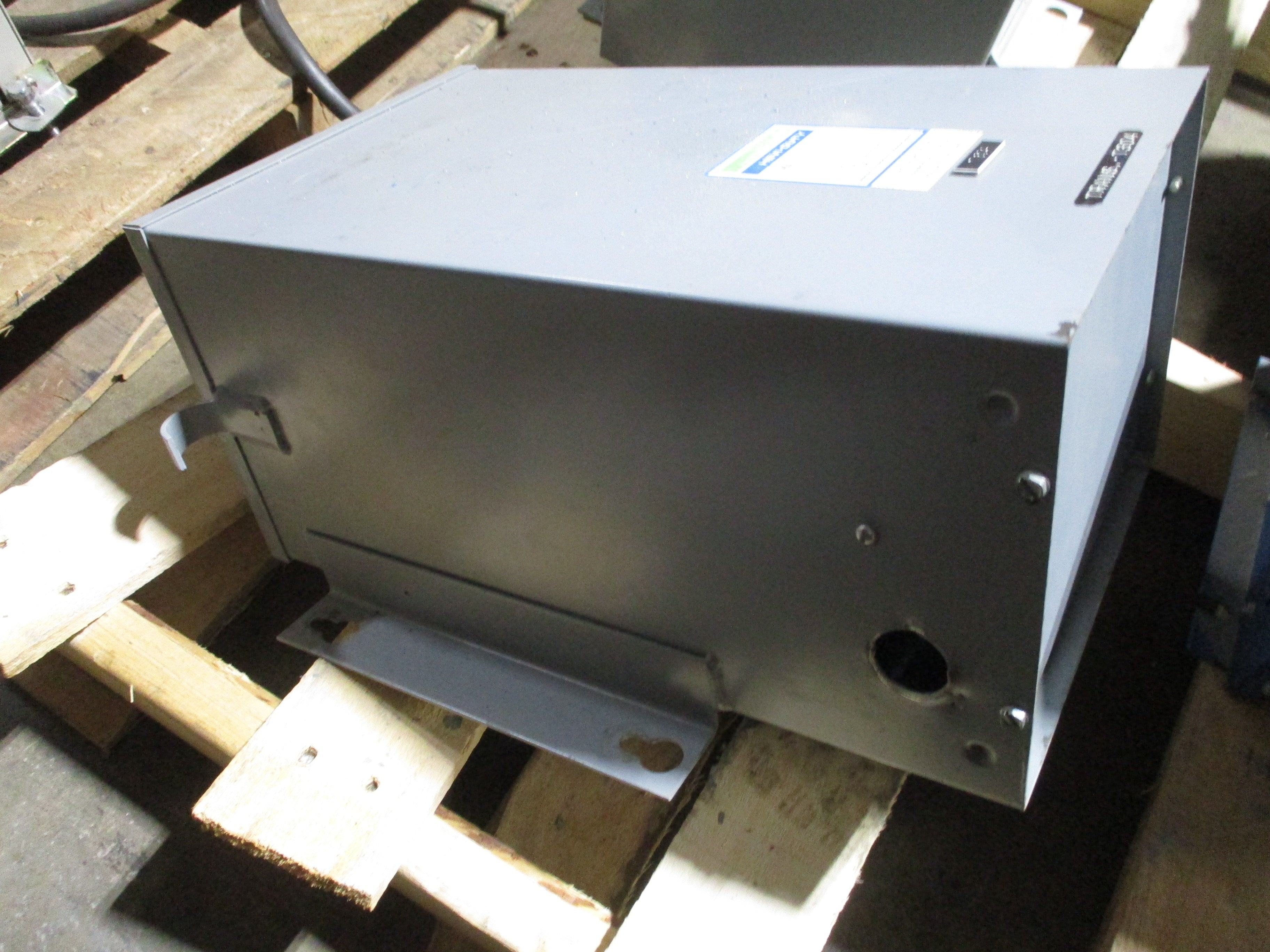 Hevi-Duty 3R Transformer HS1F5A 5kVA Pri: 240/480V Sec: 120/240V 60Hz 1Ph Used