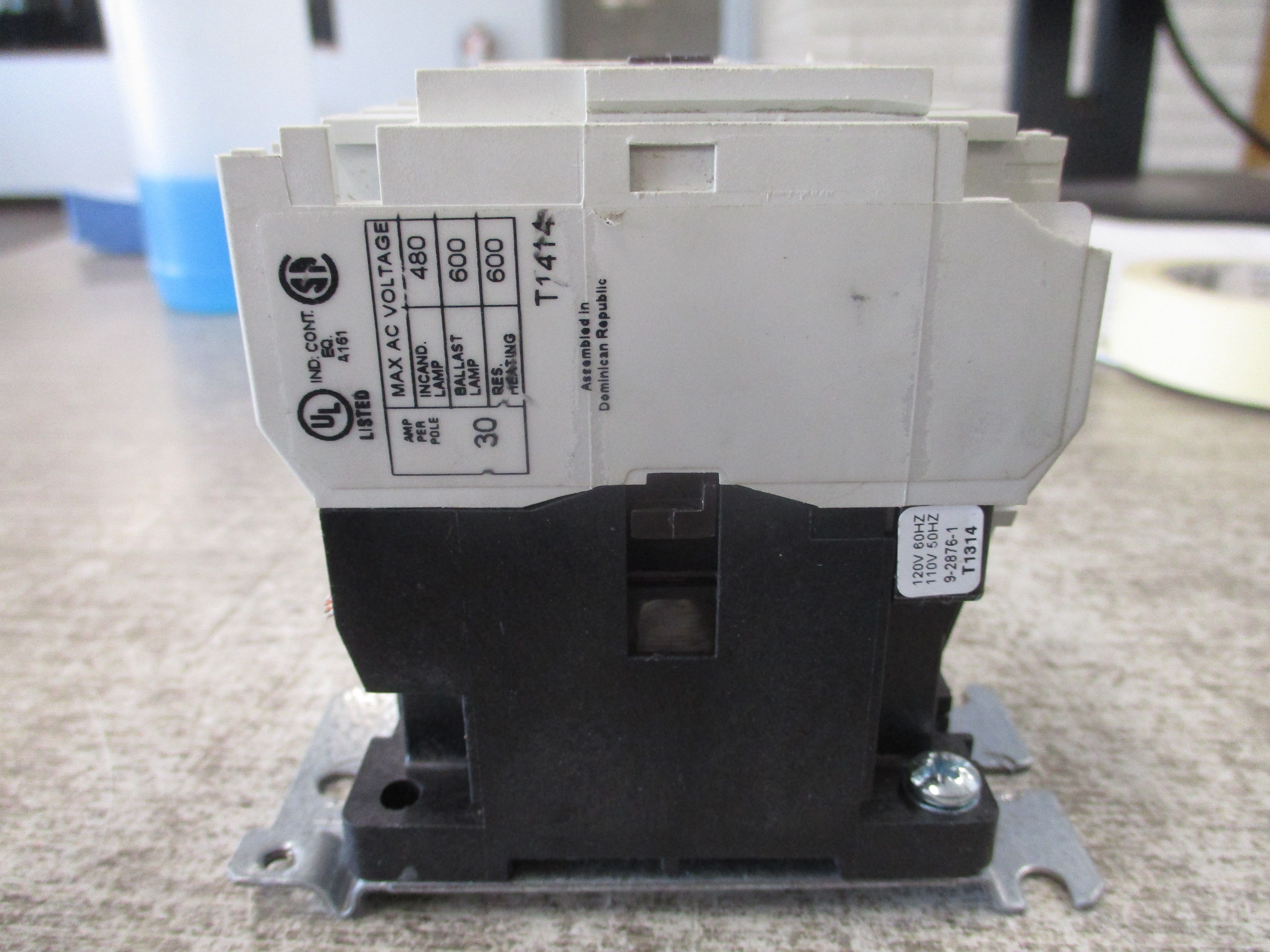 Eaton Lighting Contactor CN35DN3 Ser. B1 120V Coil 30A Used