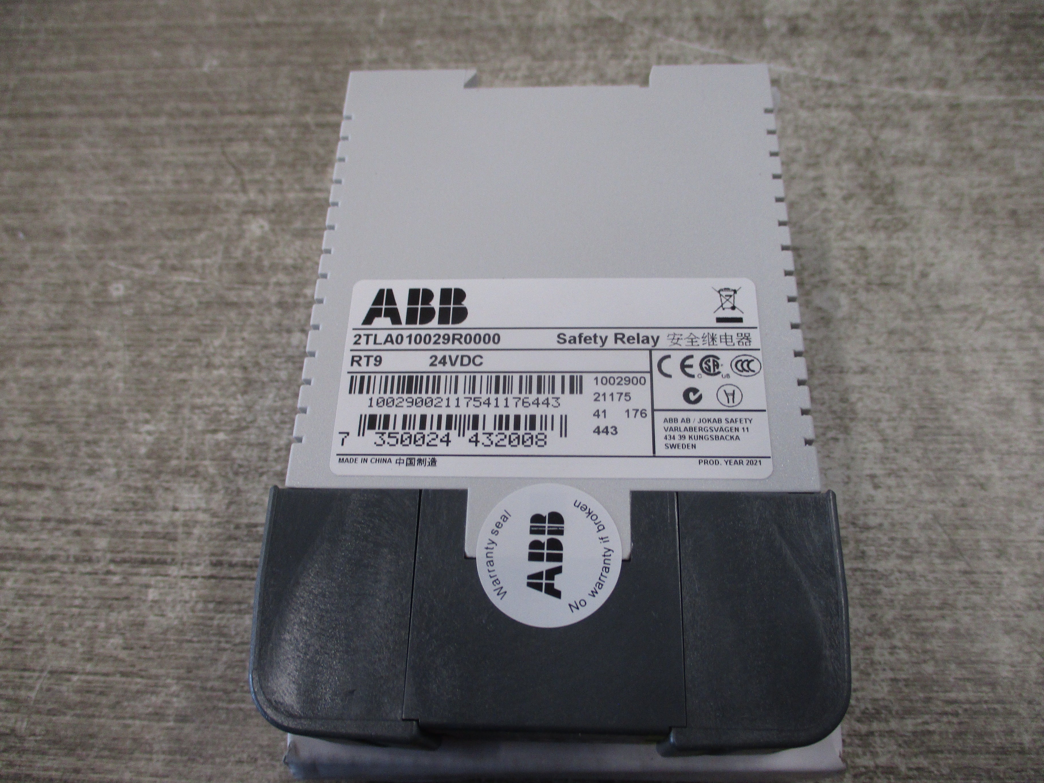 ABB RT9 Safety Relay 2TLA010029R0000 24VDC New Surplus