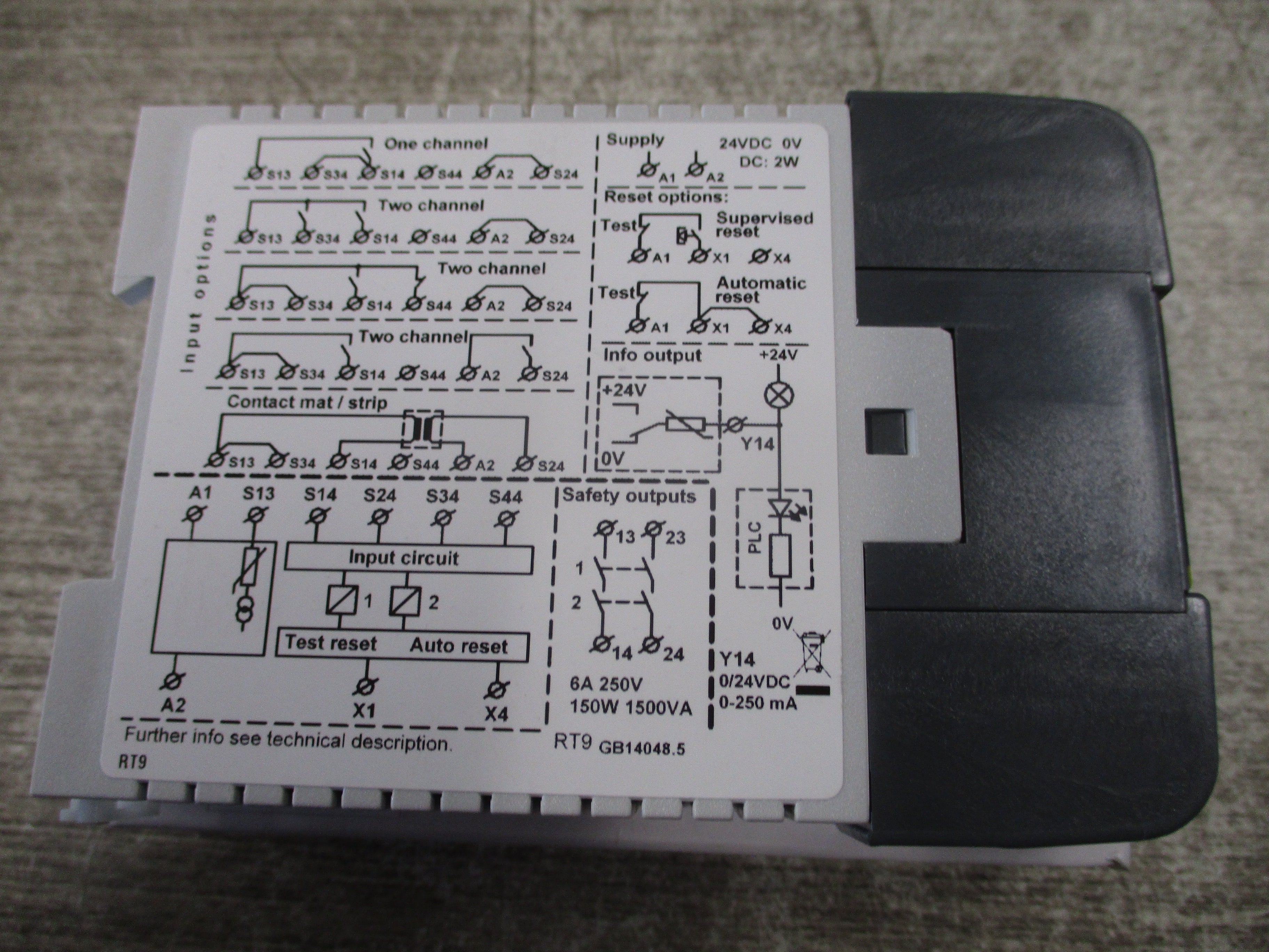 ABB RT9 Safety Relay 2TLA010029R0000 24VDC New Surplus