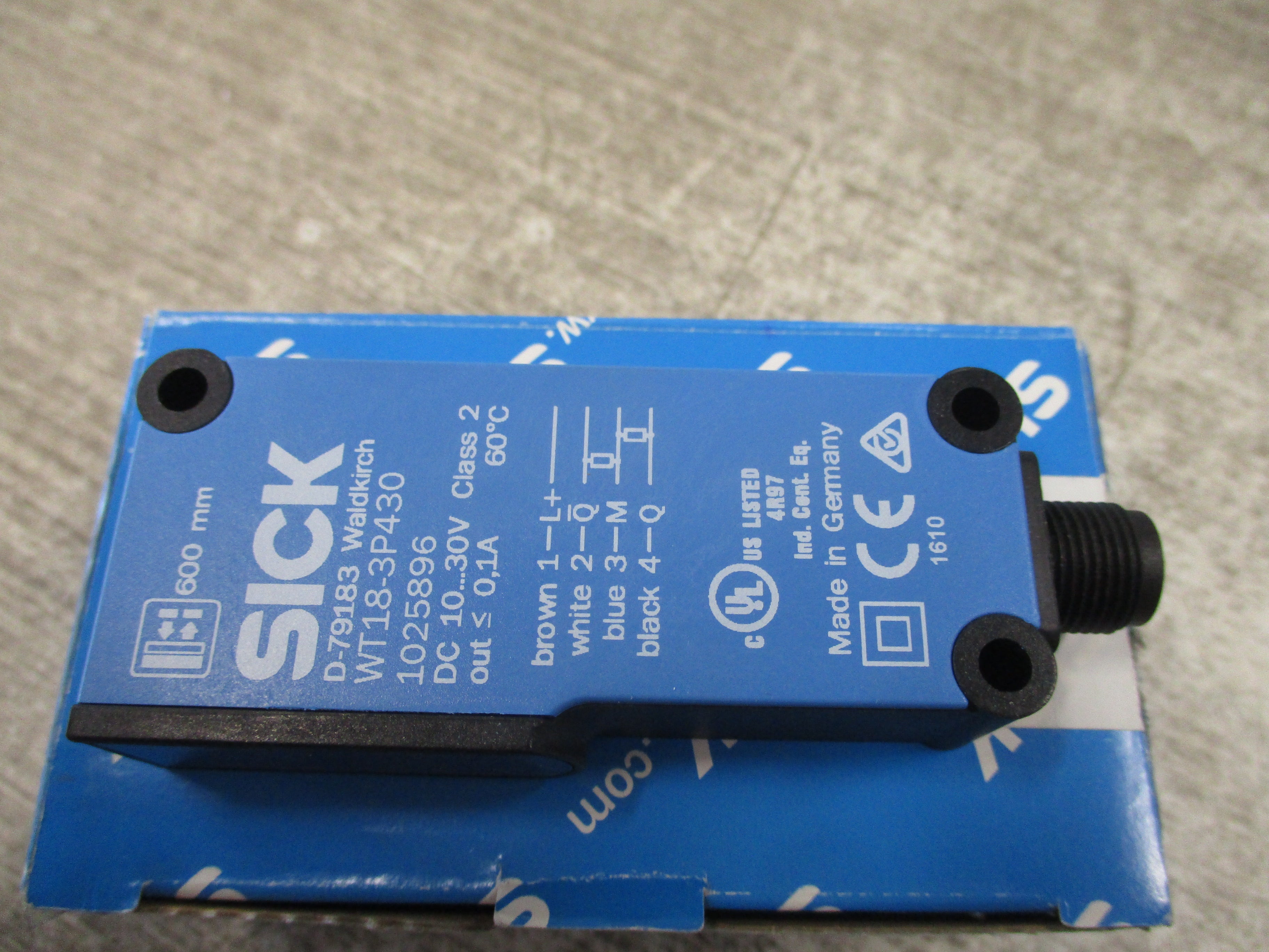 Sick Photoelectric Sensor WT18-3P430 New Surplus