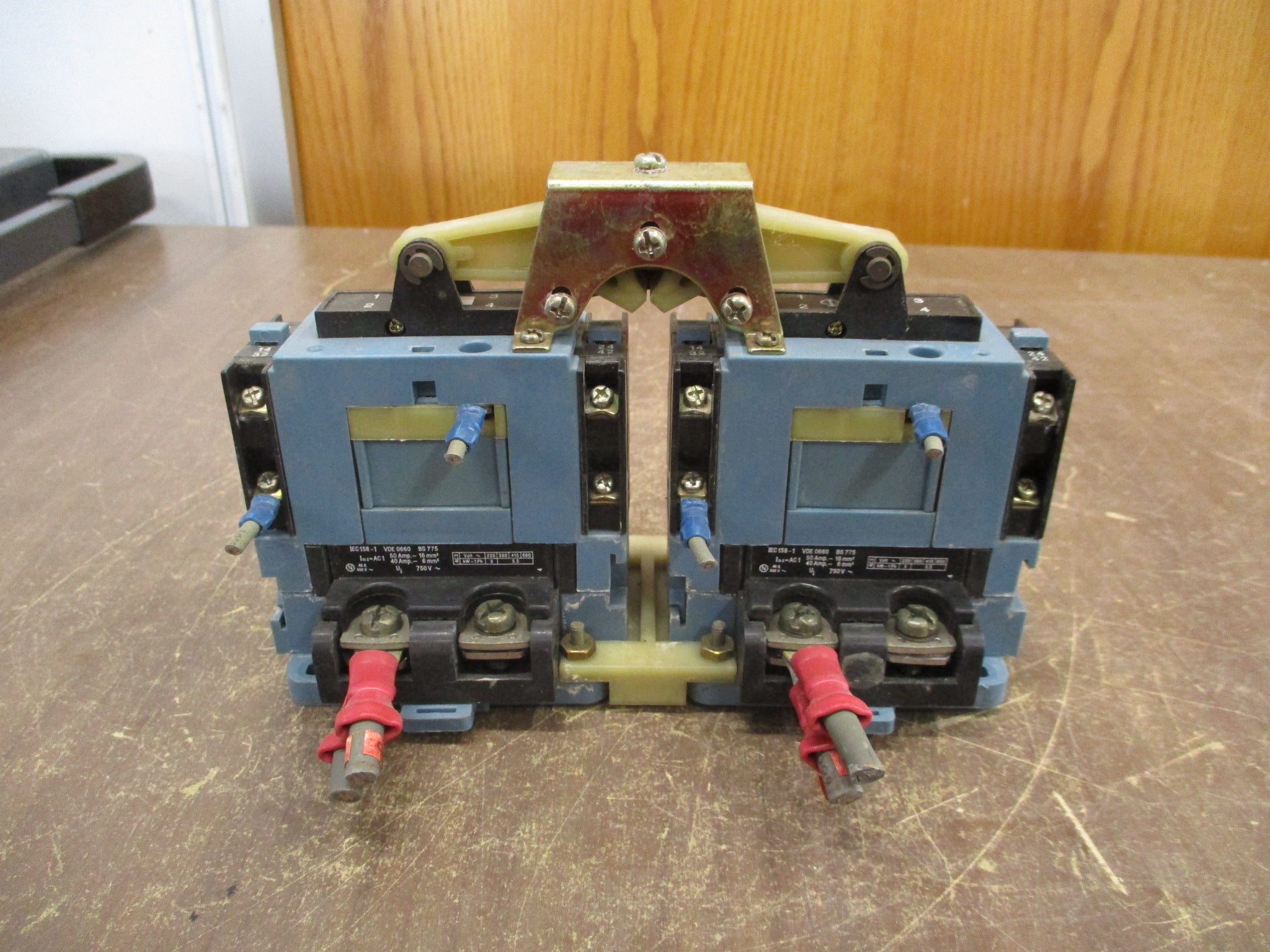 Kraus & Naimer Reversing Contactor R26 120V Coil 50A 600V Used