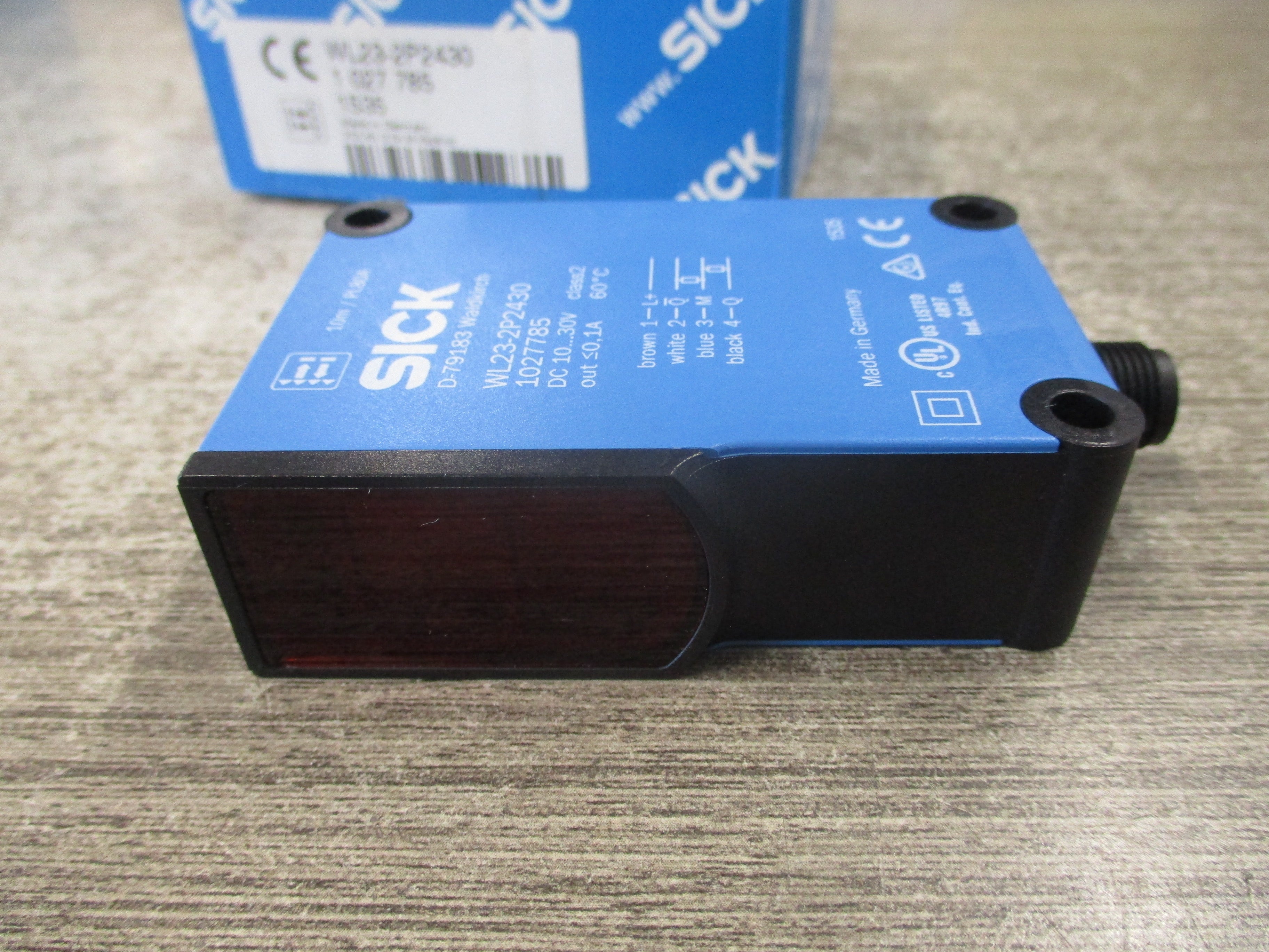 Sick Photoelectric Sensor WL23-2P2430 New Surplus