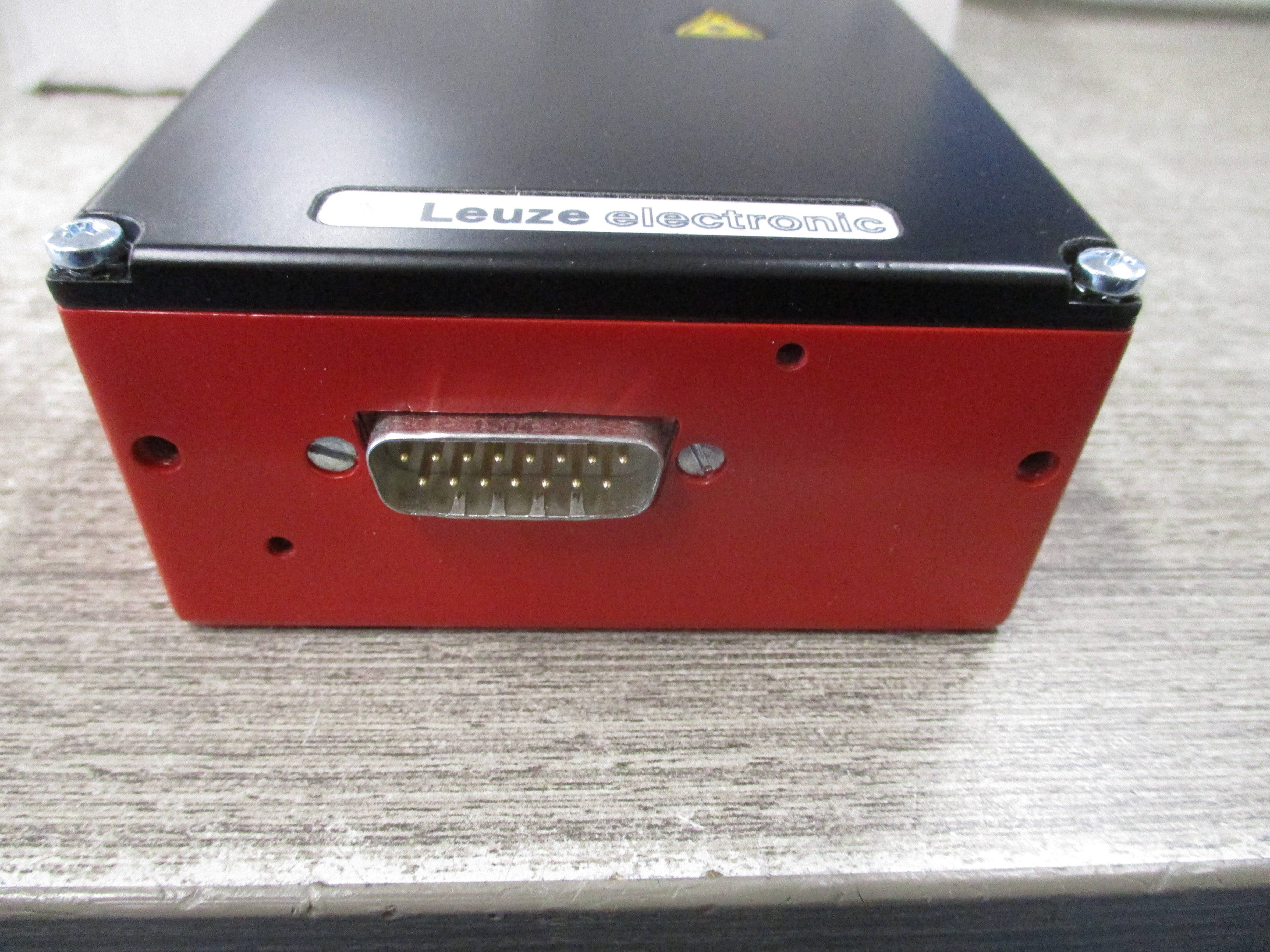 Leuze Bar Code Positioning System 50037188 BPS 37 S M 100 10-30VDC New Surplus
