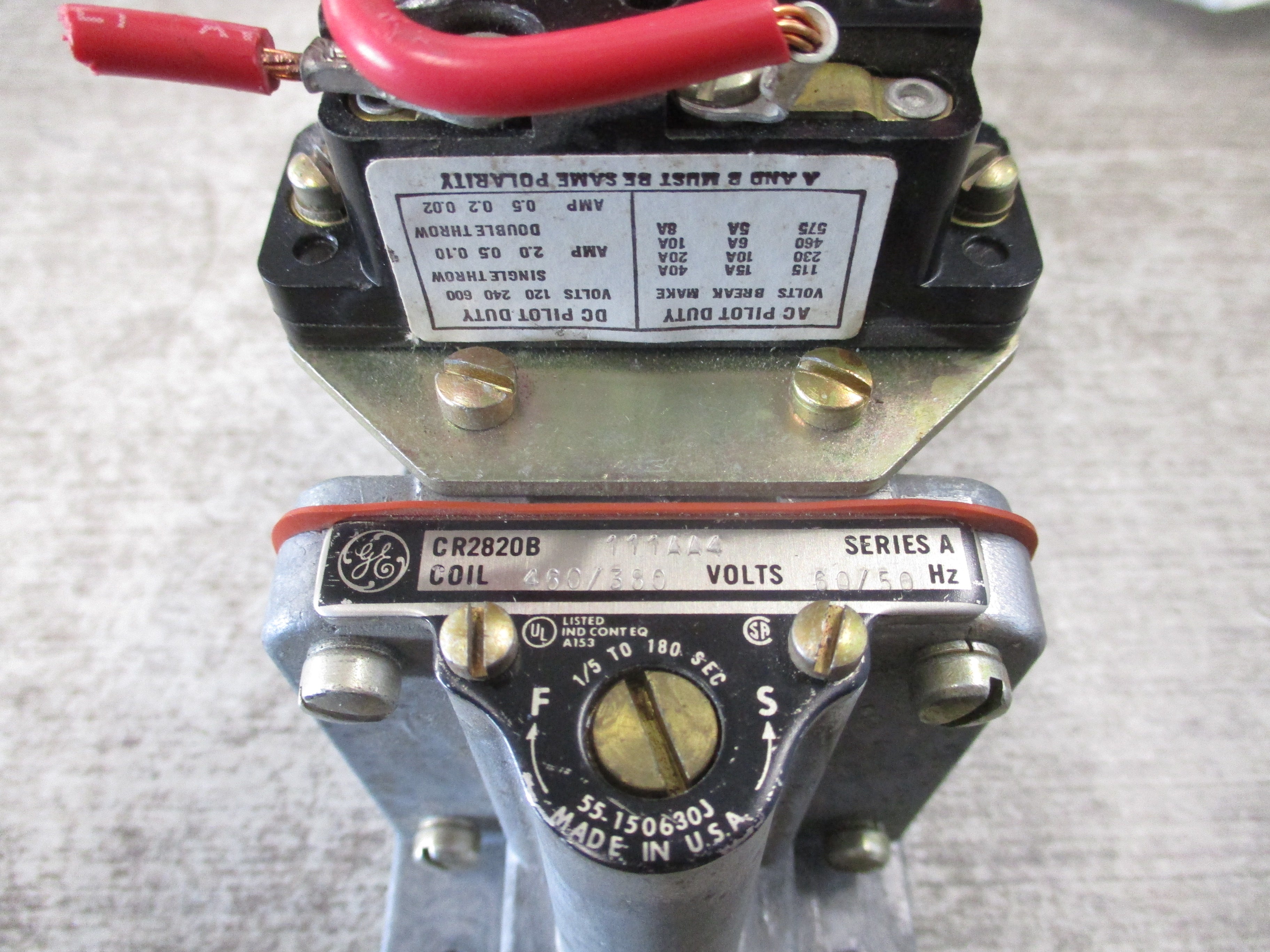 GE Time Delay Relay CR2820B111AA4 Ser. A 460V Coil Used