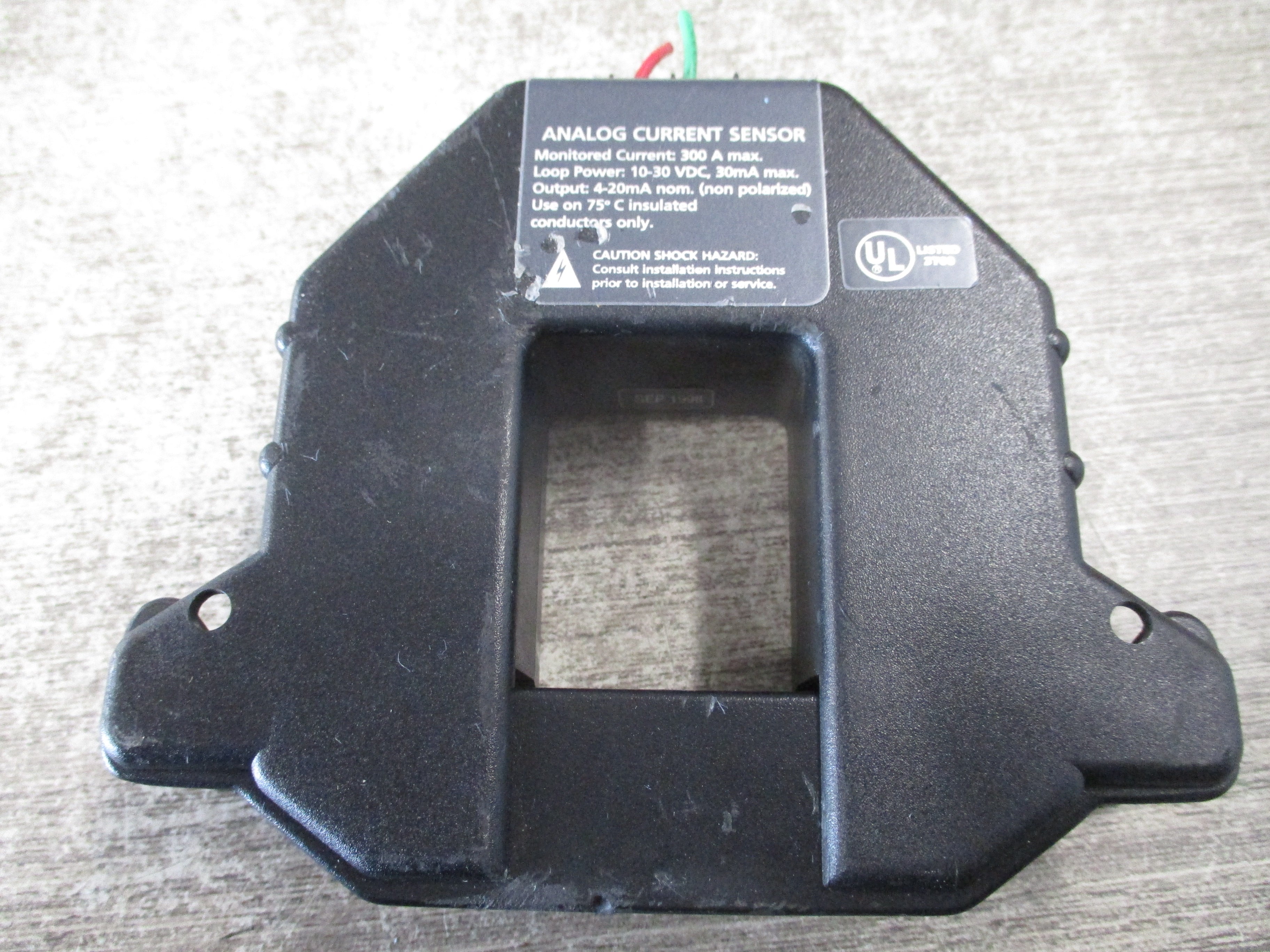 Veris Hawkeye 221 Analog Current Sensor H221 Monitored: 300A Loop Power: 10-30VDC 30mA Output: 4-20mA Used