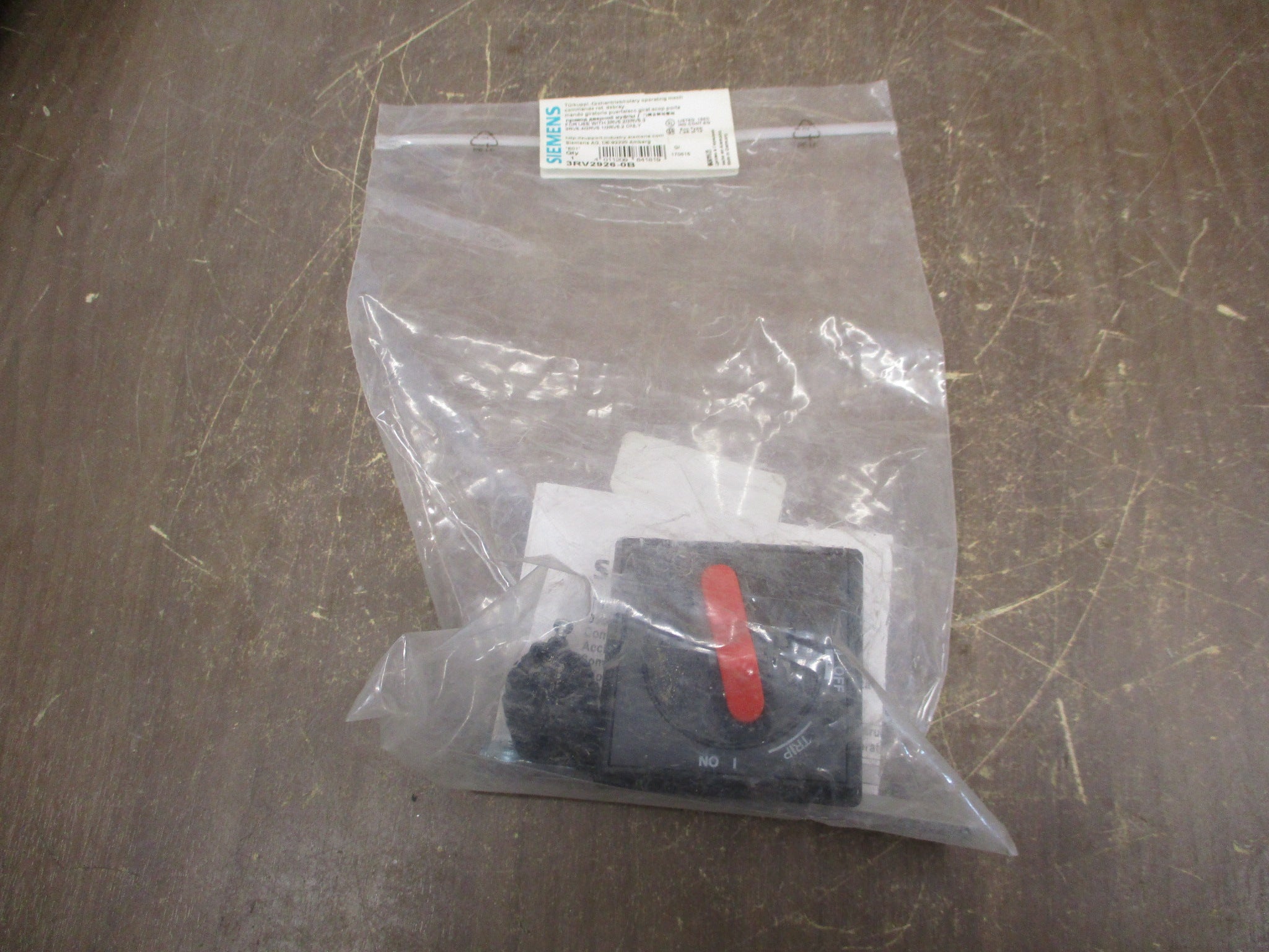 Siemens Rotary Operating Mechanism 3RV2926-0B Type 1,3R,12 Enclosure New Surplus