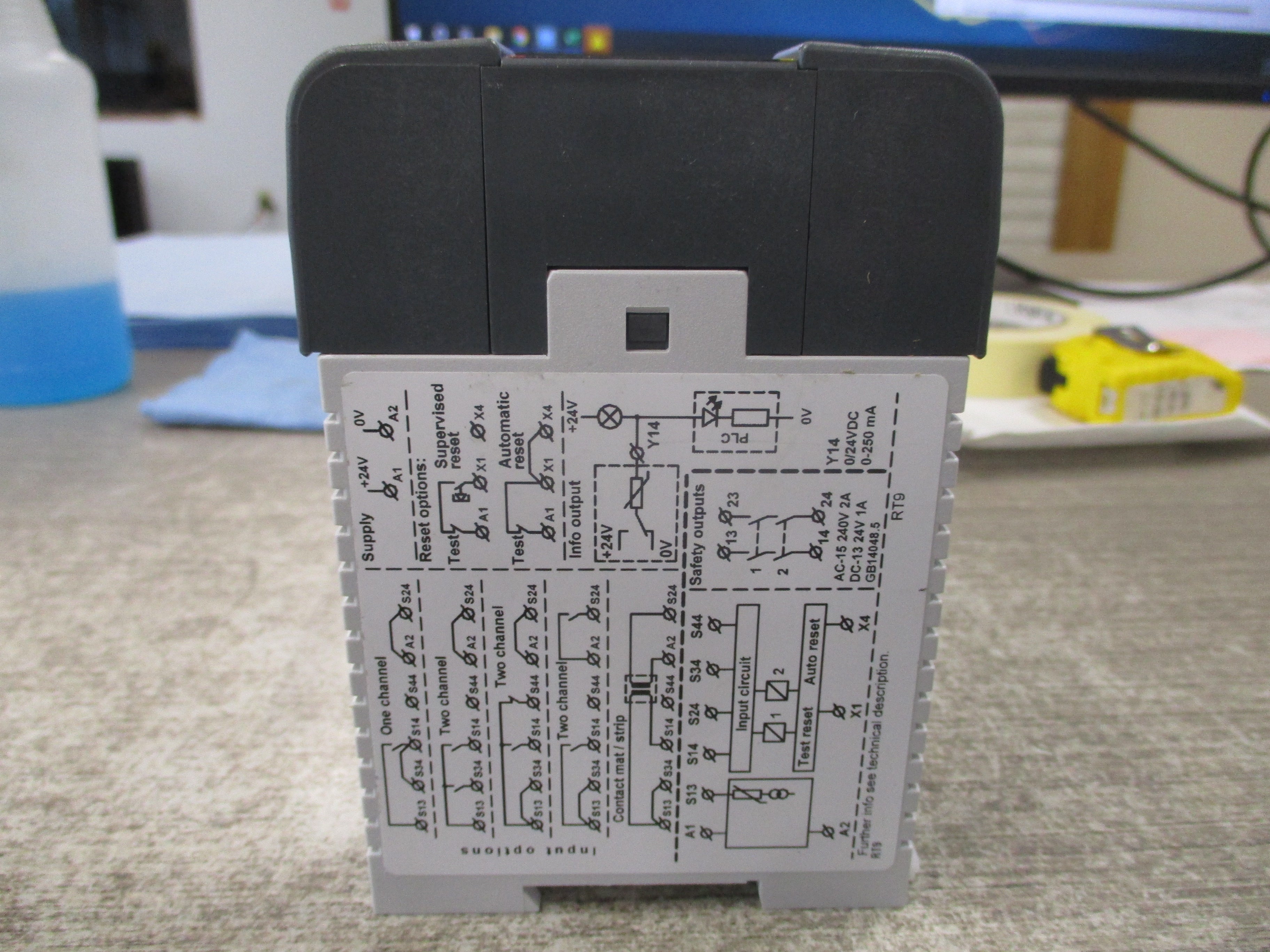 ABB RT9 Safety Relay 2TLA010029R0000 24VDC New Surplus