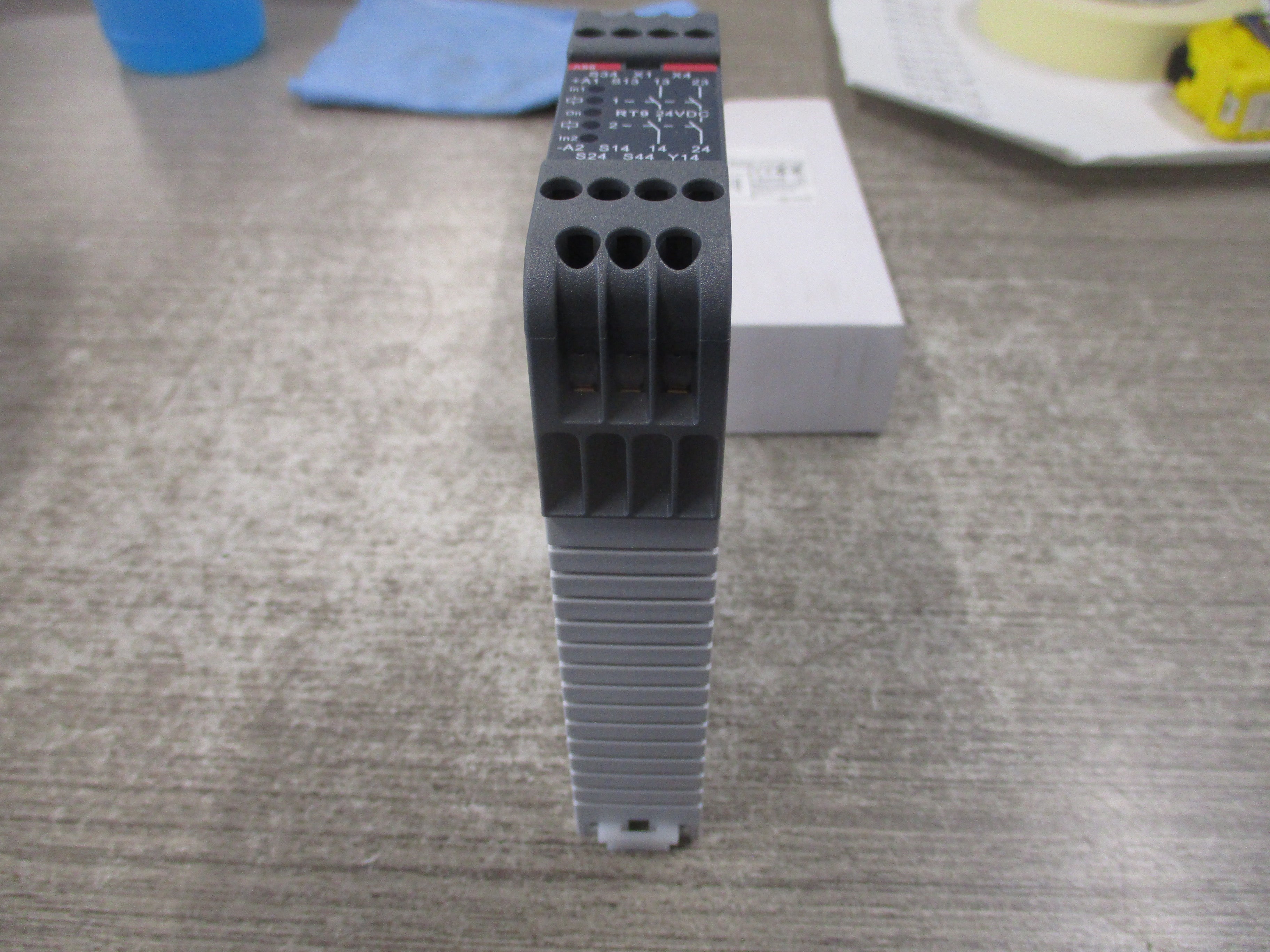 ABB RT9 Safety Relay 2TLA010029R0000 24VDC New Surplus