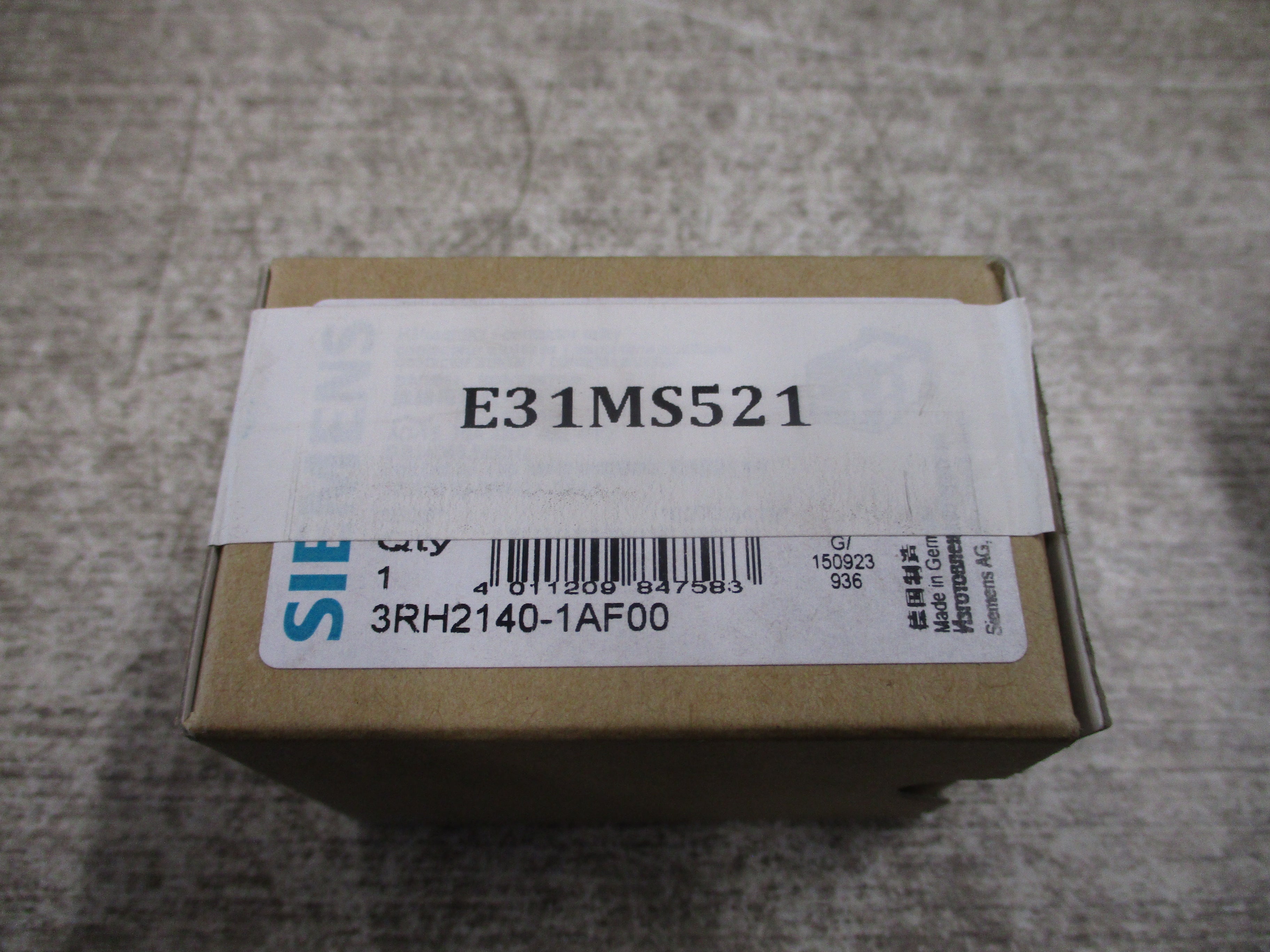 Siemens Contactor 3RH2140-1AF00 110V Coil New Surplus