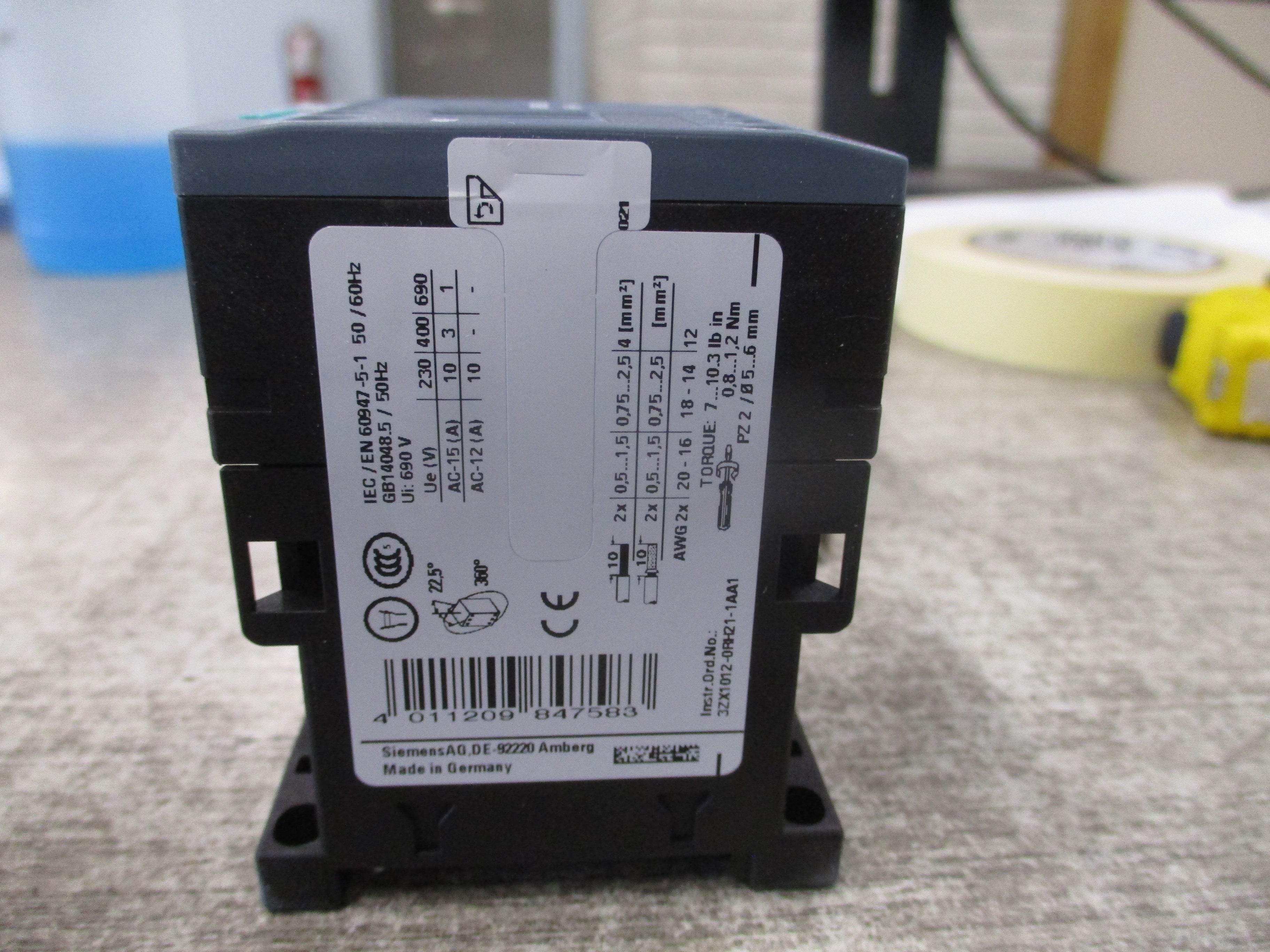 Siemens Contactor 3RH2140-1AF00 110V Coil New Surplus