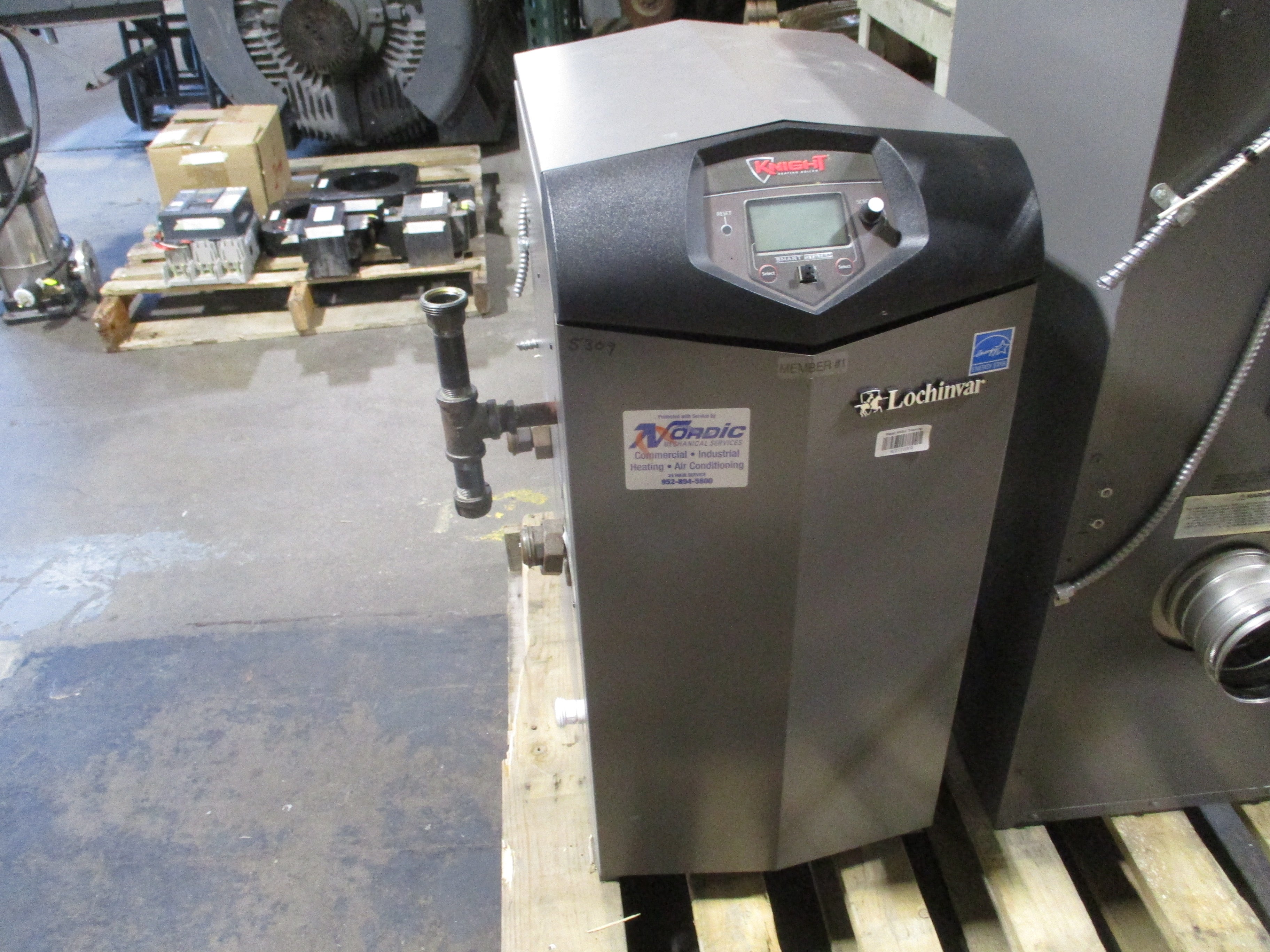 Lochinuar Knight Natural Gas Water Tube Boiler KBN211 Heating Capacity: 191,000 BTU Used