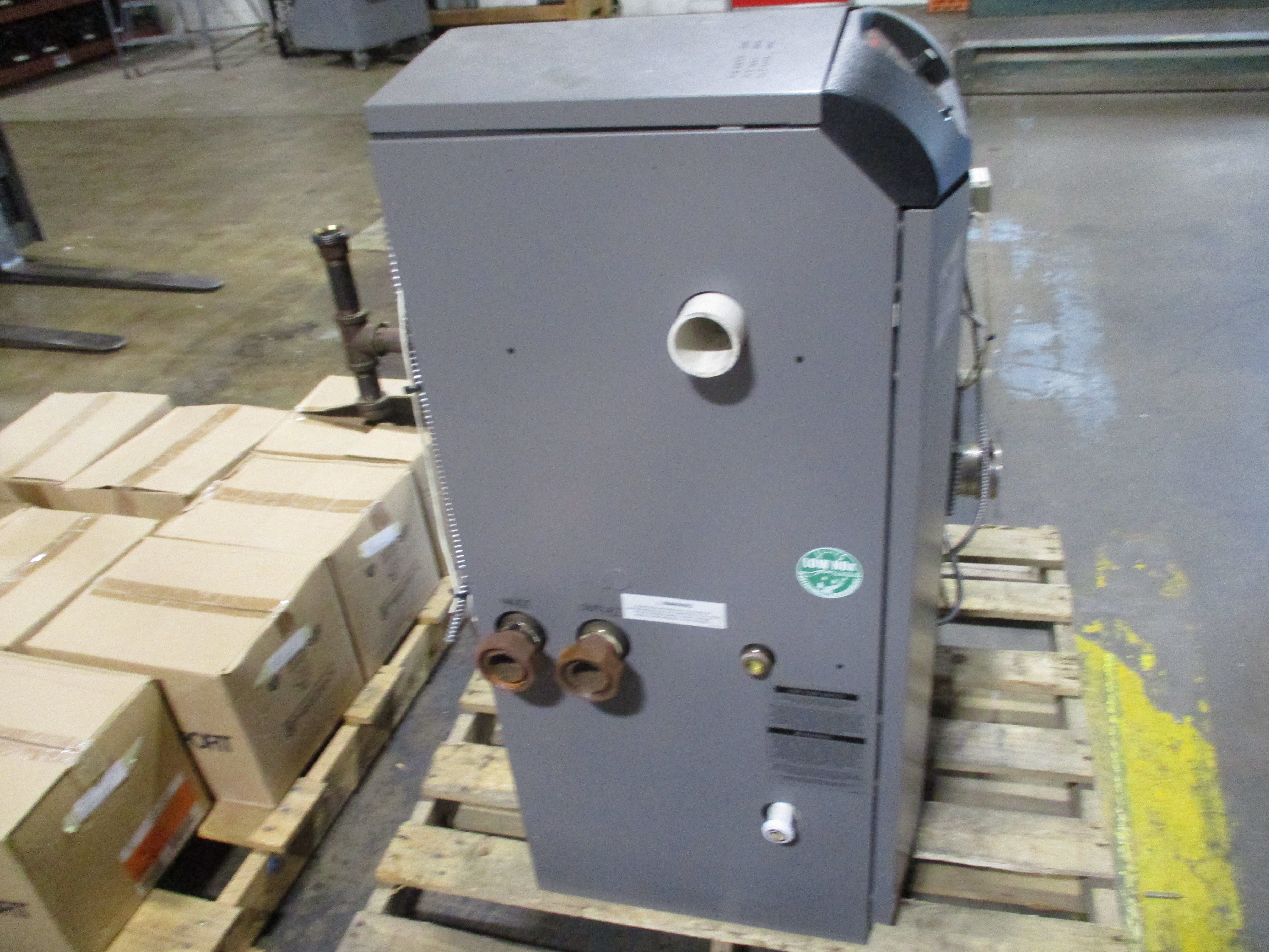 Lochinvar Knight Natural Gas Water Tube Boiler KBN286 Heating Capacity: 259,000BTU Used