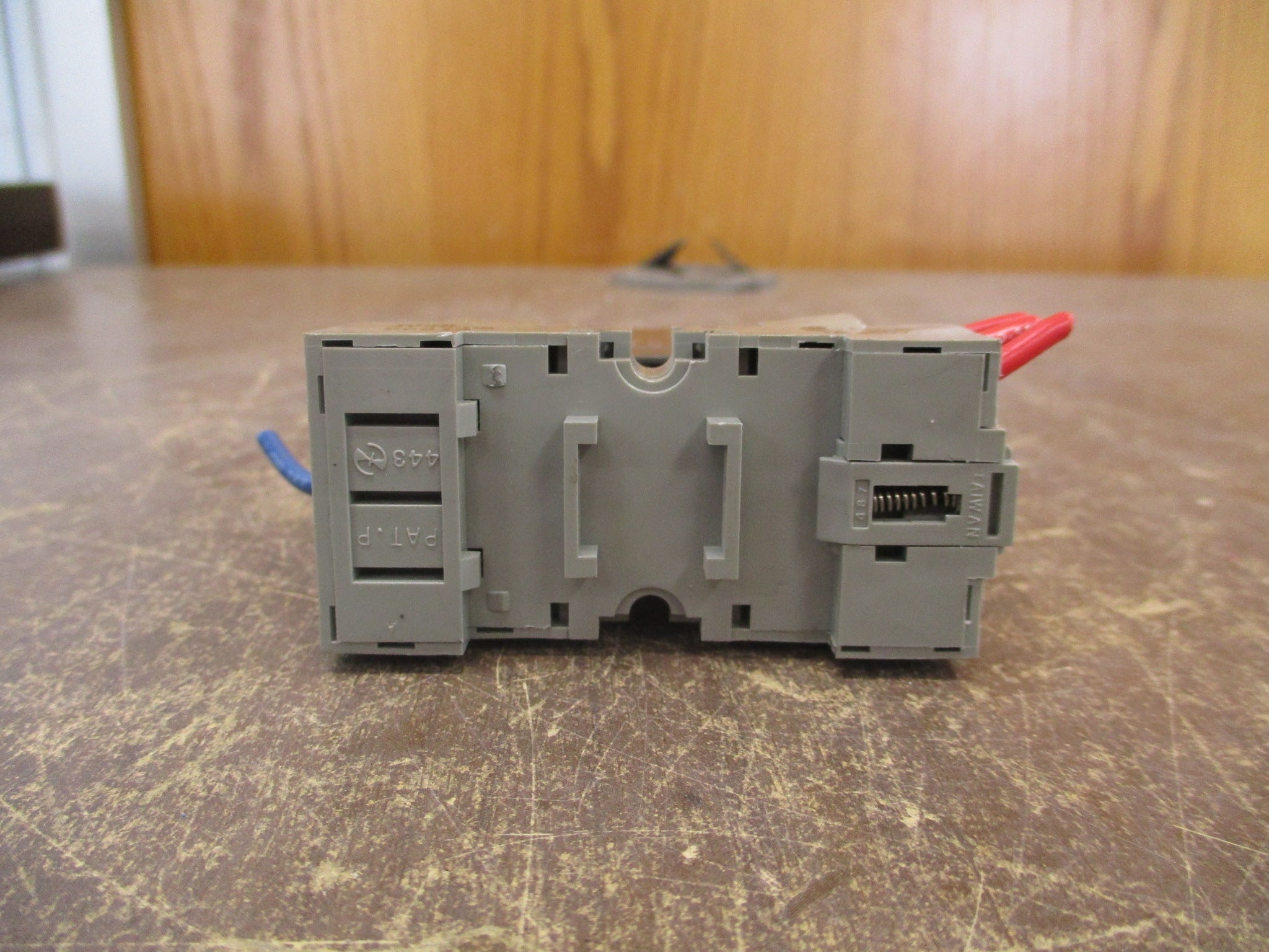 Idec Electronic Timer GT5Y-4SN 100-120VAC w/ Base Used