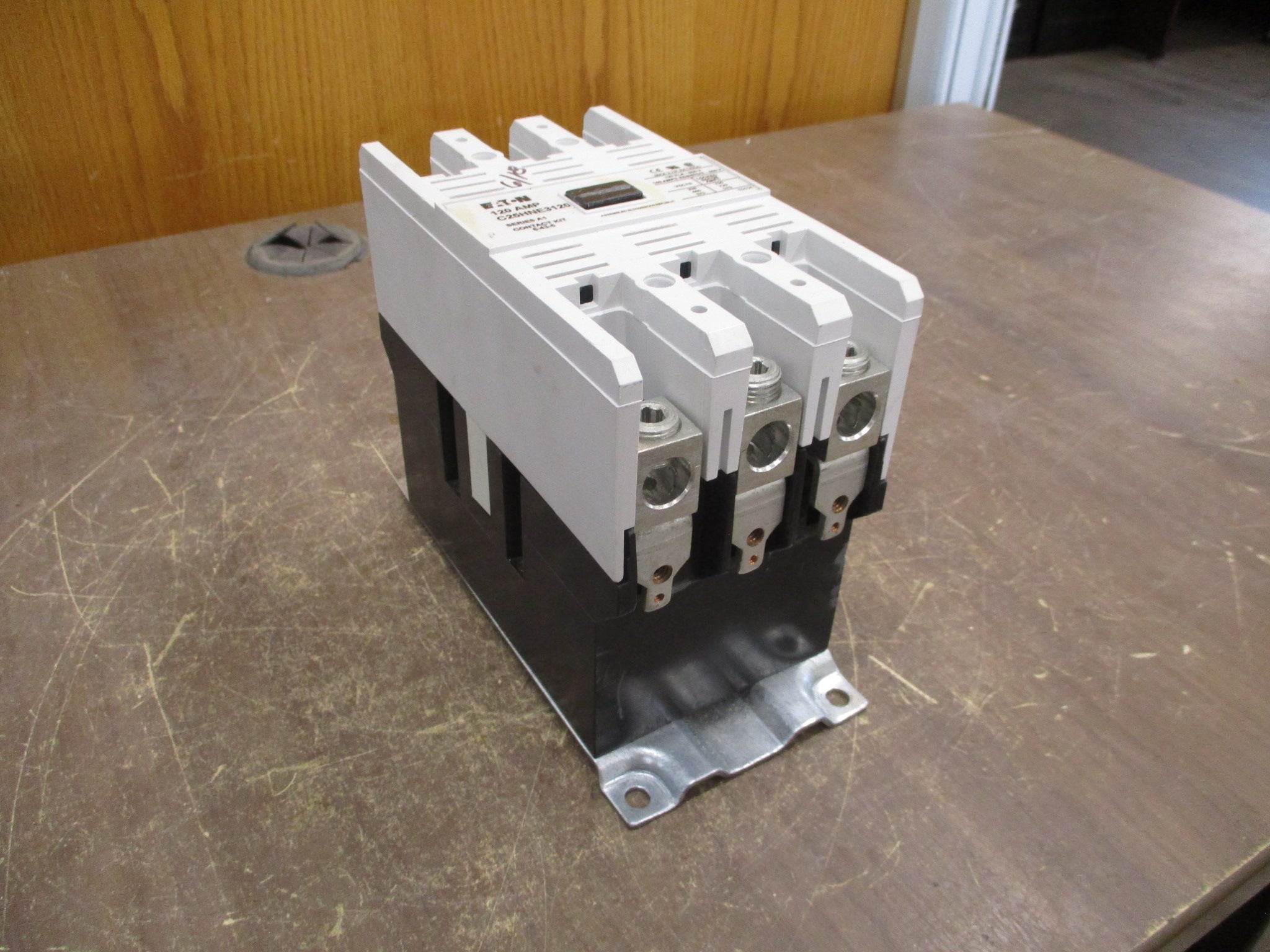 Eaton Contactor C25HNE3120 120V Coil 120A 600V w/ Aux Contact Used