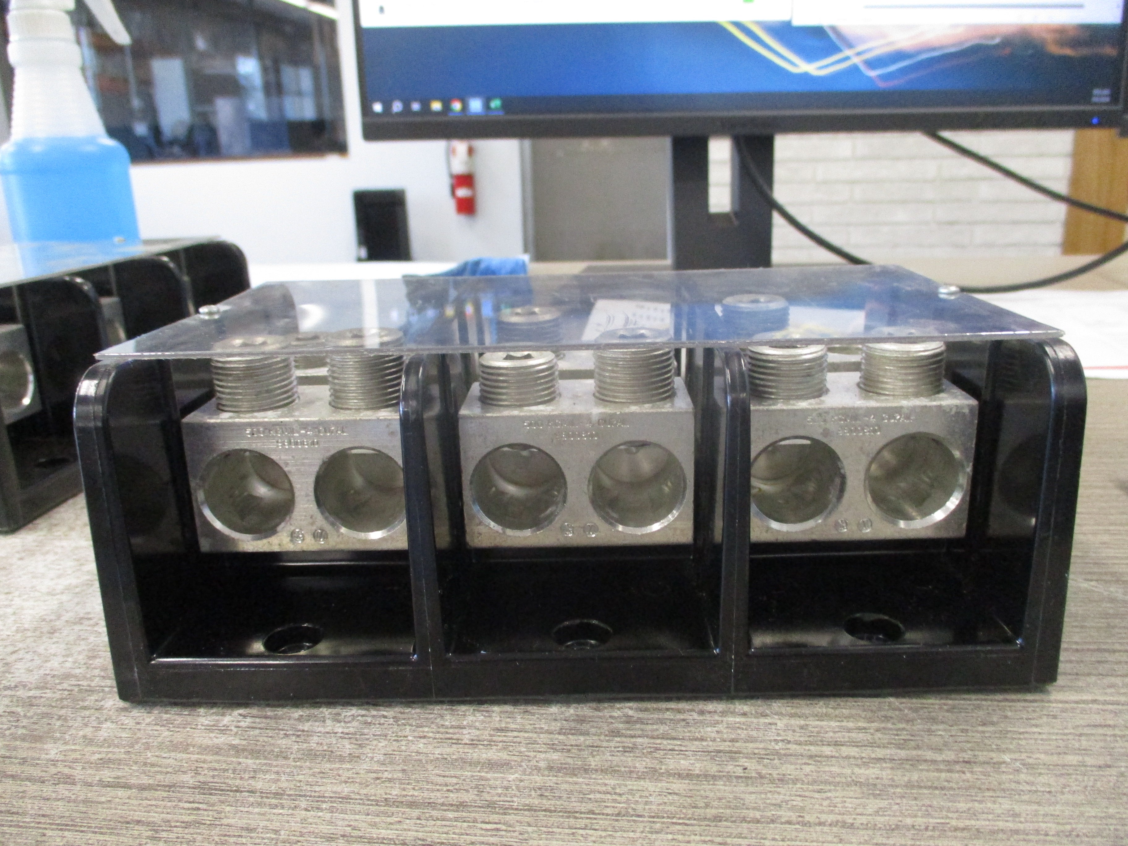 Square D Power Distribution Block 9080 LBA3652021 760A 600V 3P Line (2):#6-500MCM Load (2): #4-500MCM Used