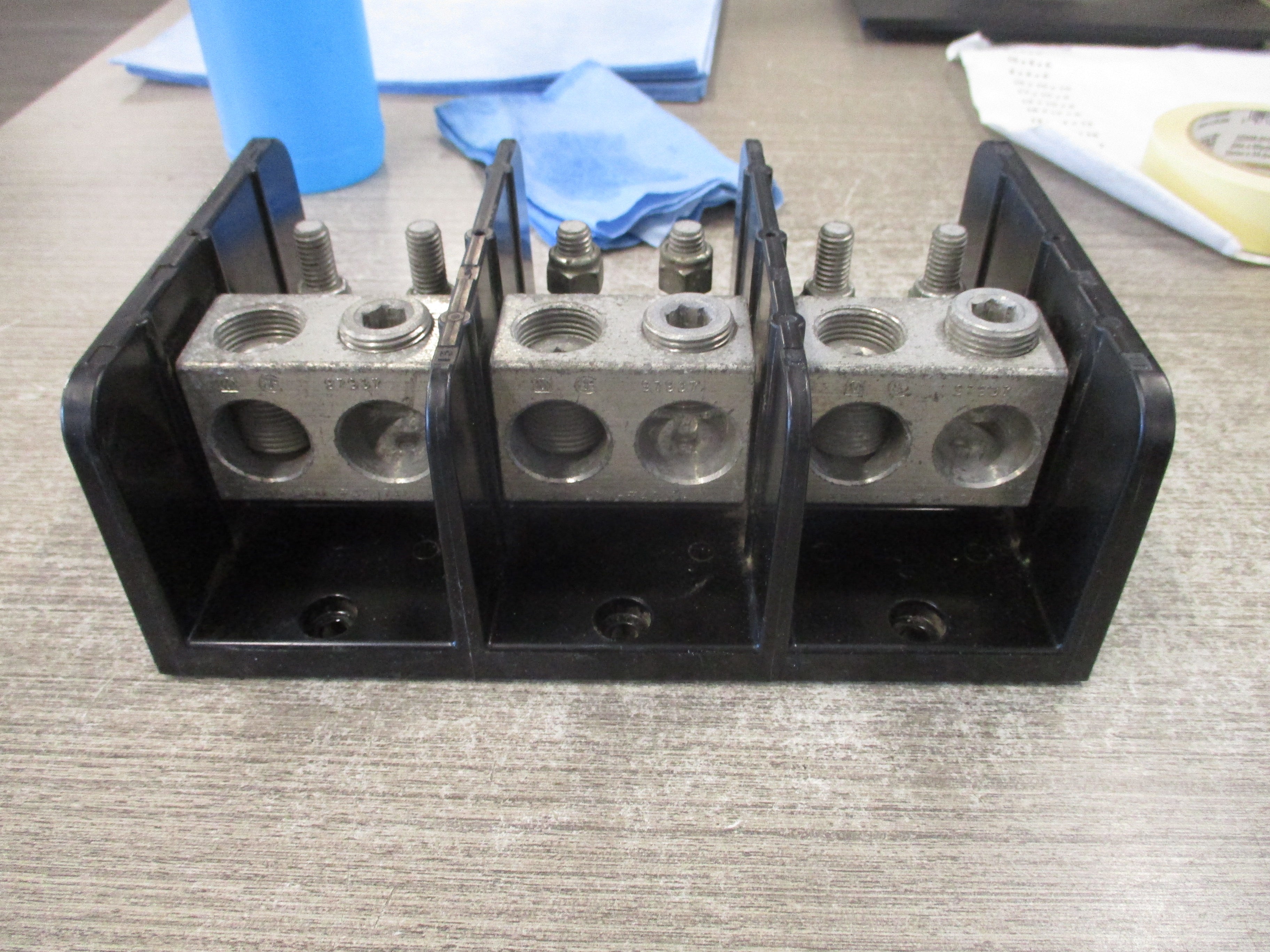 Marathon Power Distribution Block 1453599 760A 600V Line: 500MCM-4 Load: 3/8-18 STUD Used