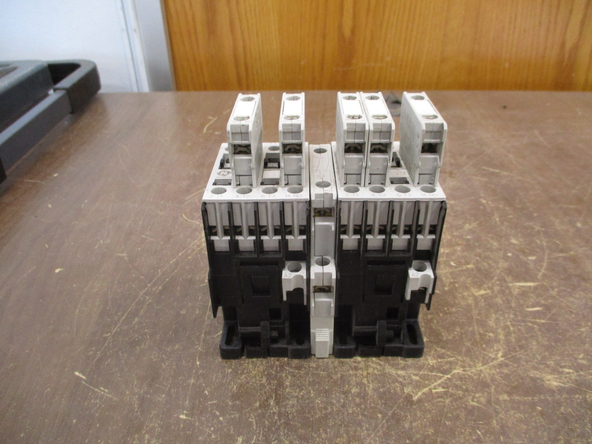 GE Reversing Contactor CL00A310T 120V Coil 25A 600V (5) Aux Contacts Used