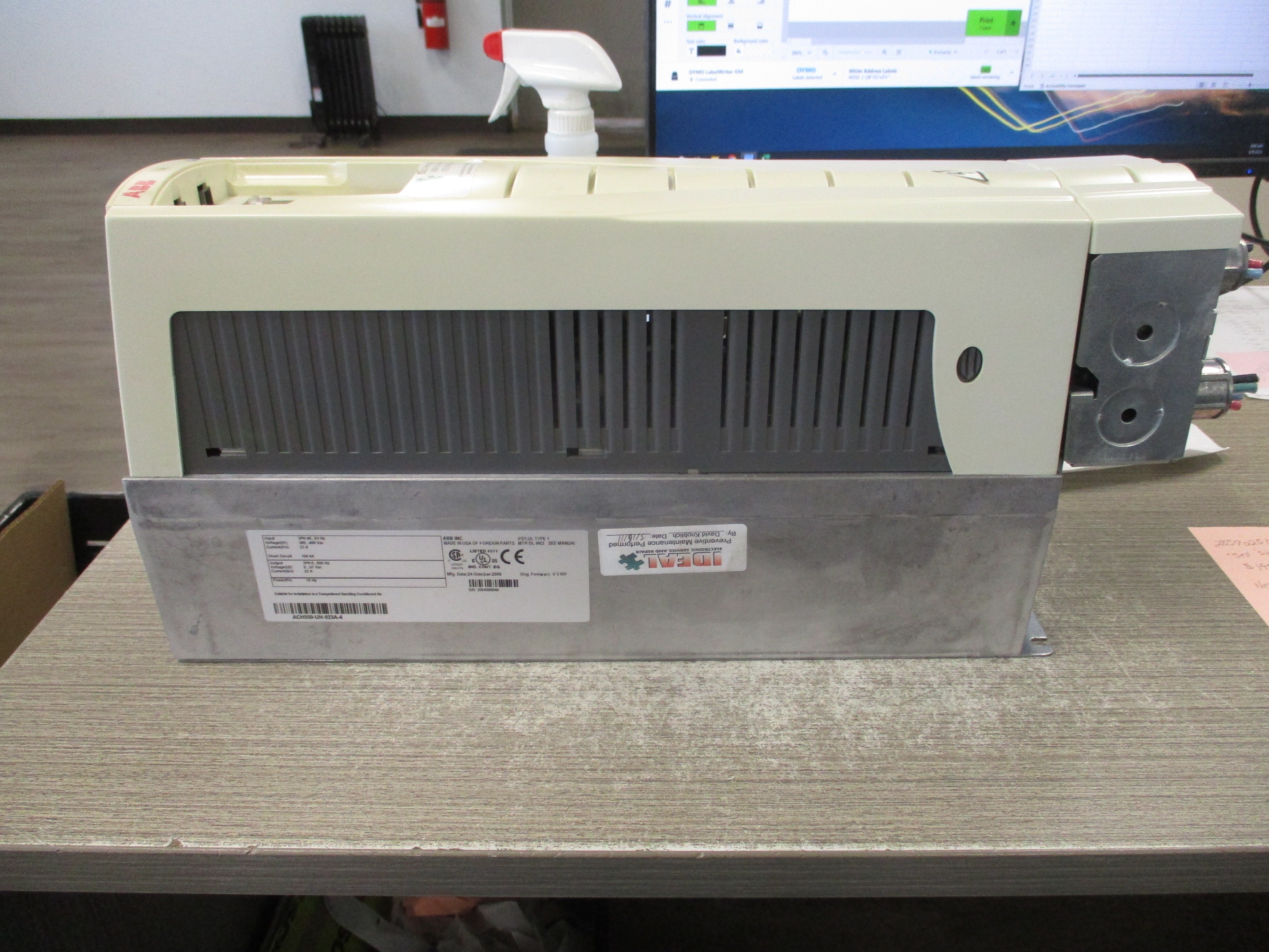 ABB ACH550 AC Drive ACH550-UH-023A-4 15 HP 3Ph Input:380-480 V23 A48-63 HzOutput:0...U1 V23 A0-500 Hz * No Keypad * Used