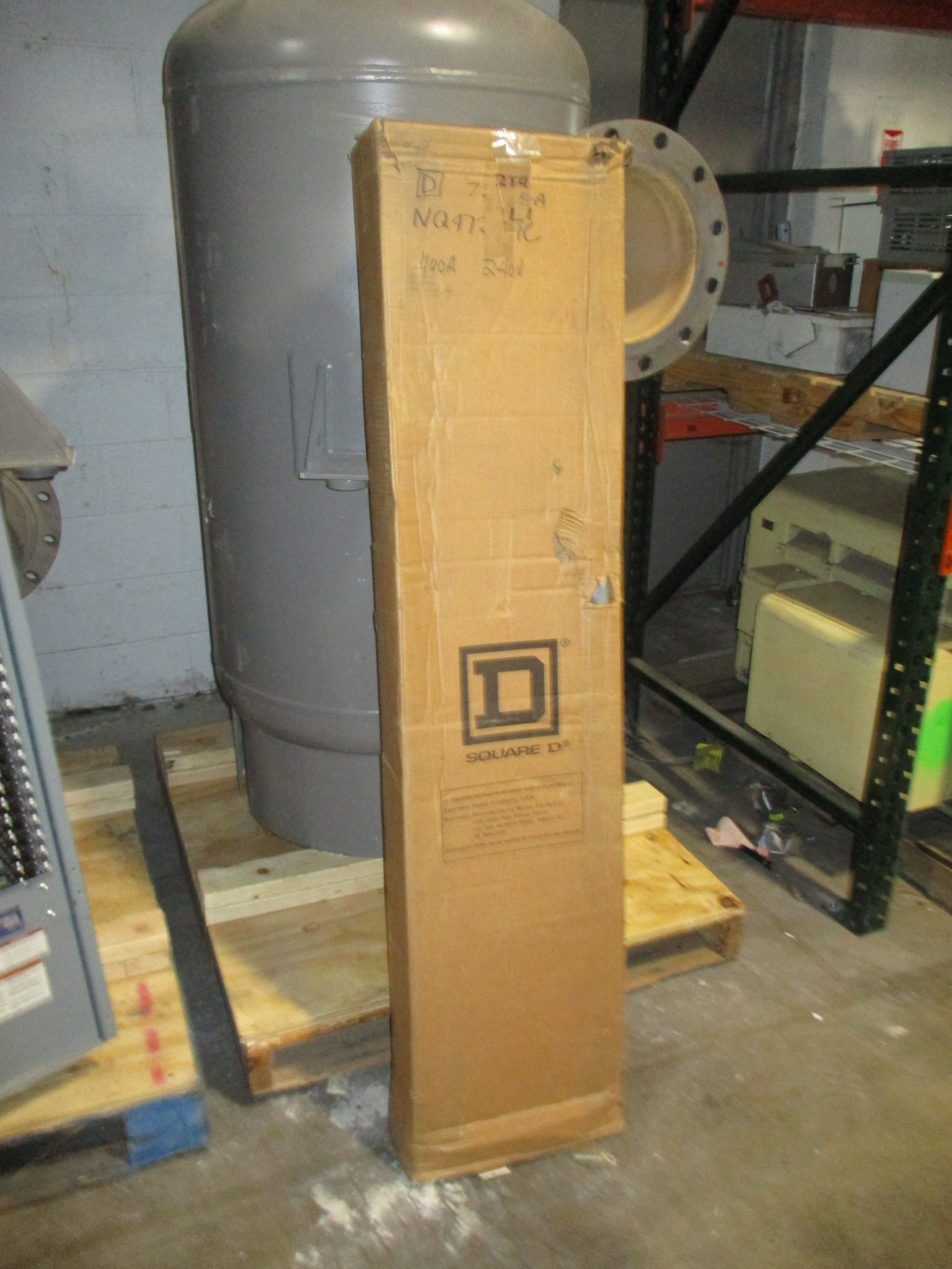 Square D NQ Panelboard Interior NQ472L4C 400A 240V 3Ph 4W 72-Slot New Surplus