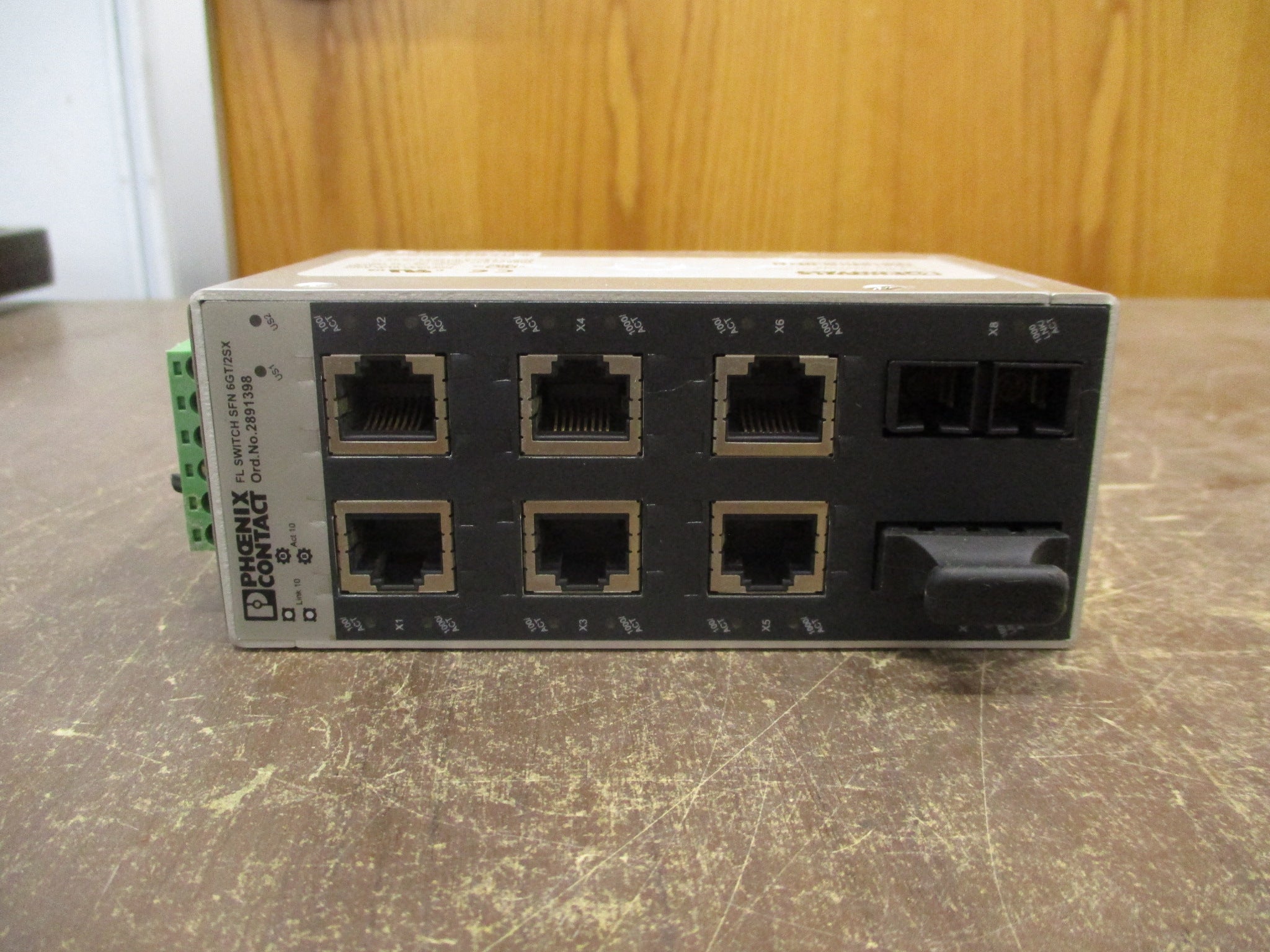 Phoenix Contact FL Switch 2891398 HW: 11 SFN 6GT/2SX Used