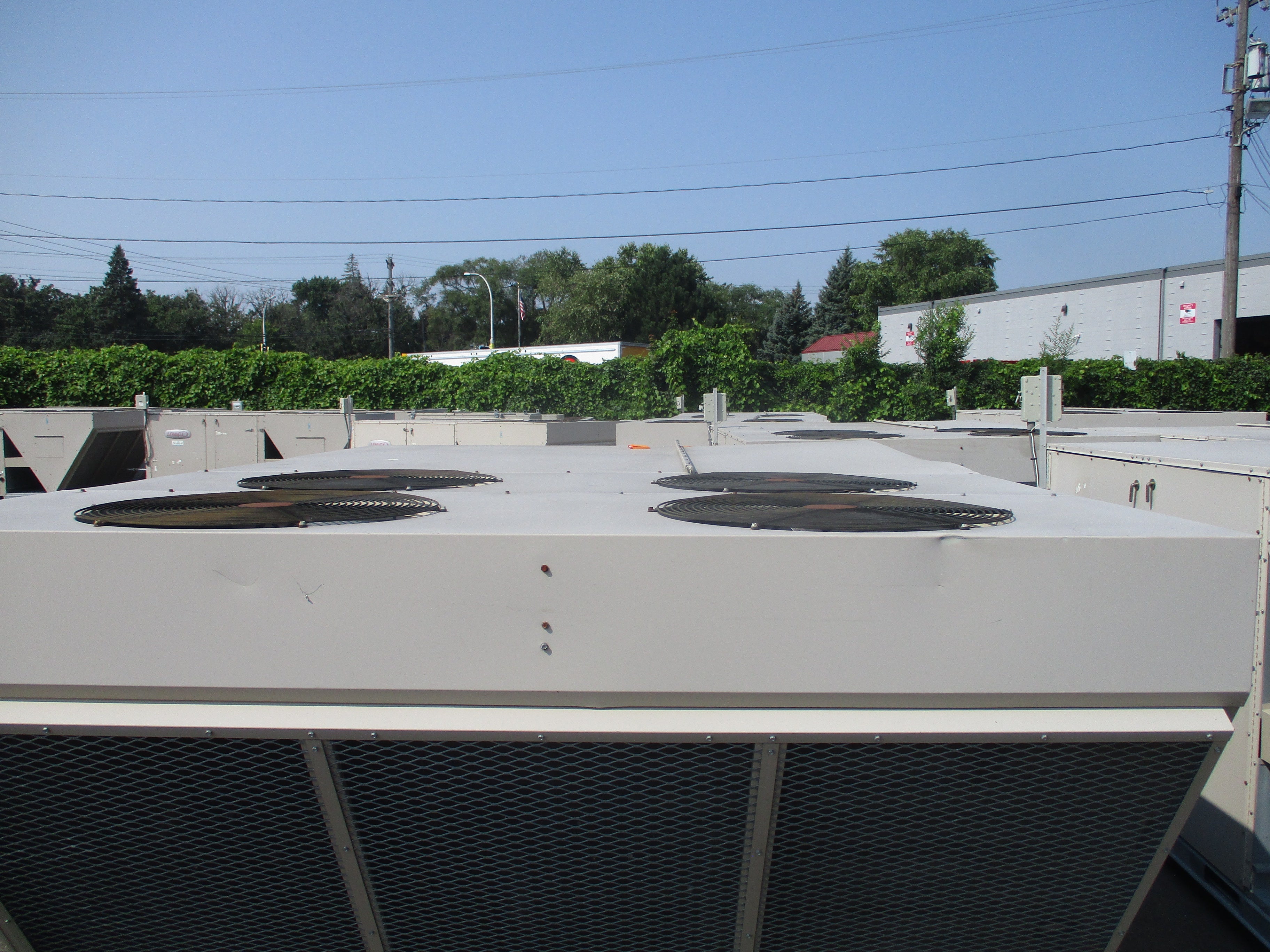 Lennox Rooftop Unit LGA 240 H4 BSG 20 Ton 460V 249.000 BTU 2009 MFD R410A Natural Gas Heat Used