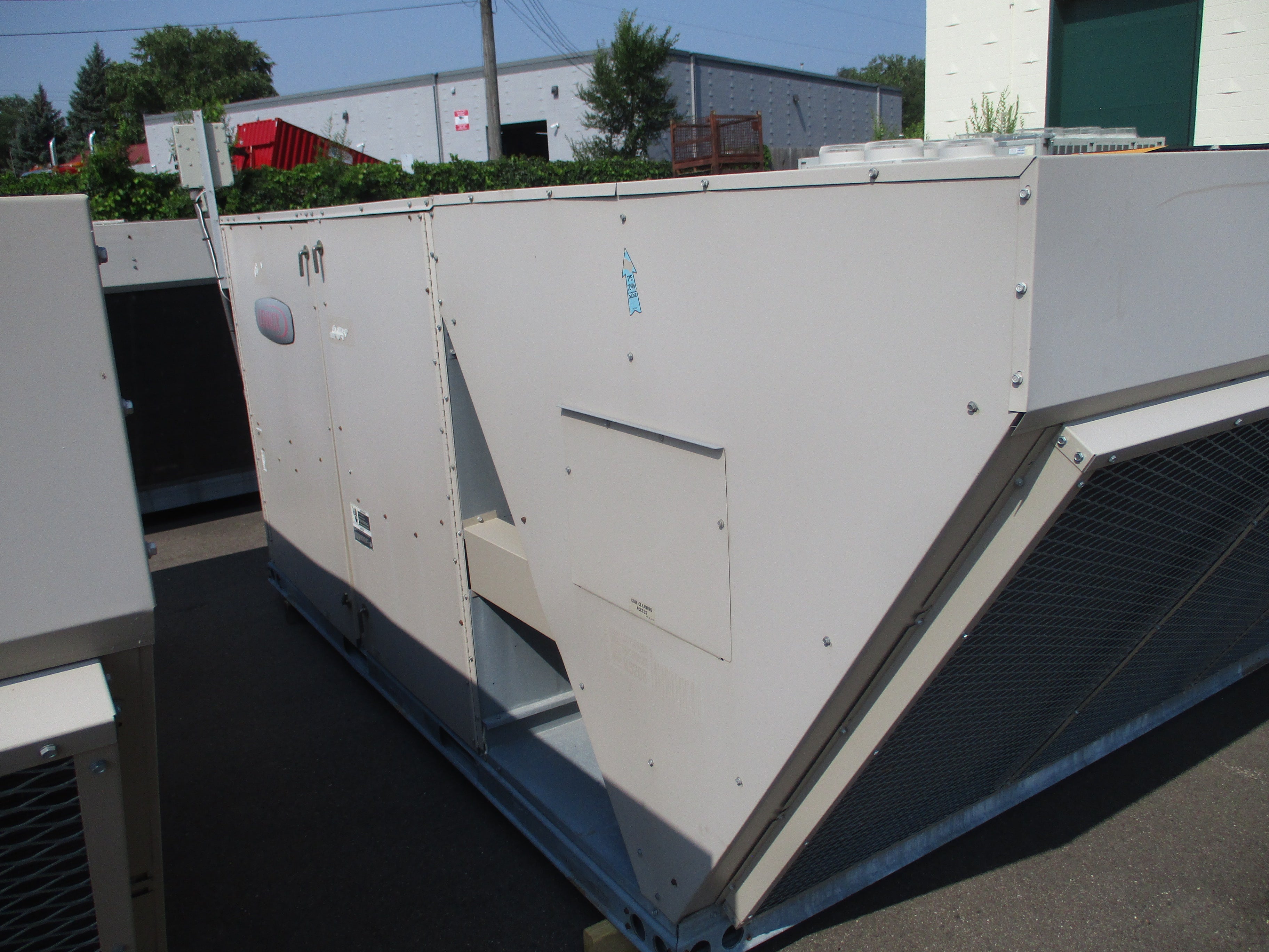 Lennox Rooftop Unit LLC156H4BN1G 12.5 Ton 115V 46 KW R410A 2009 MFD Electric * No Heat * Used