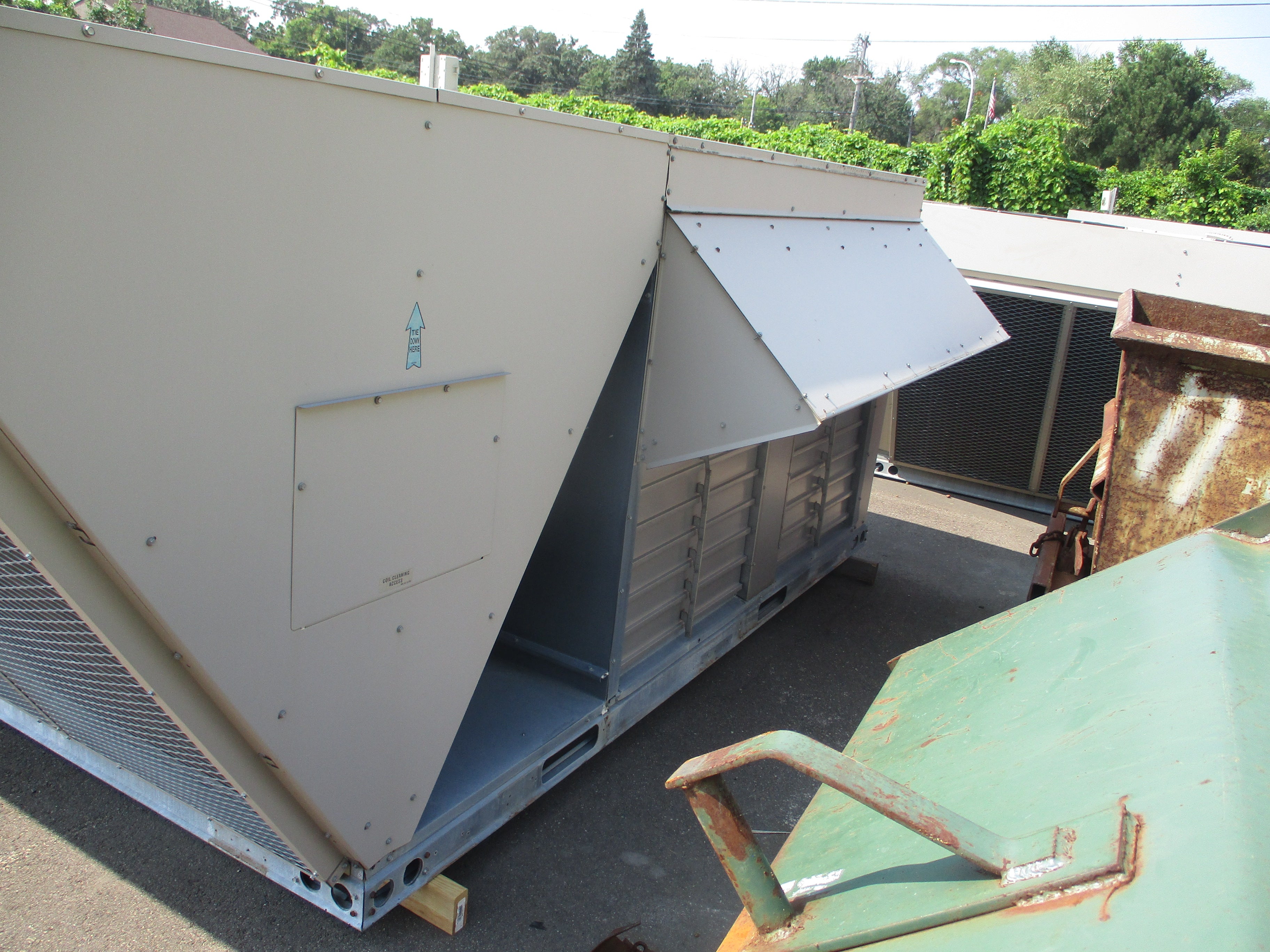Lennox Rooftop Unit LLC156H4BN1G 12.5 Ton 115V 46 KW R410A 2009 MFD Electric * No Heat * Used