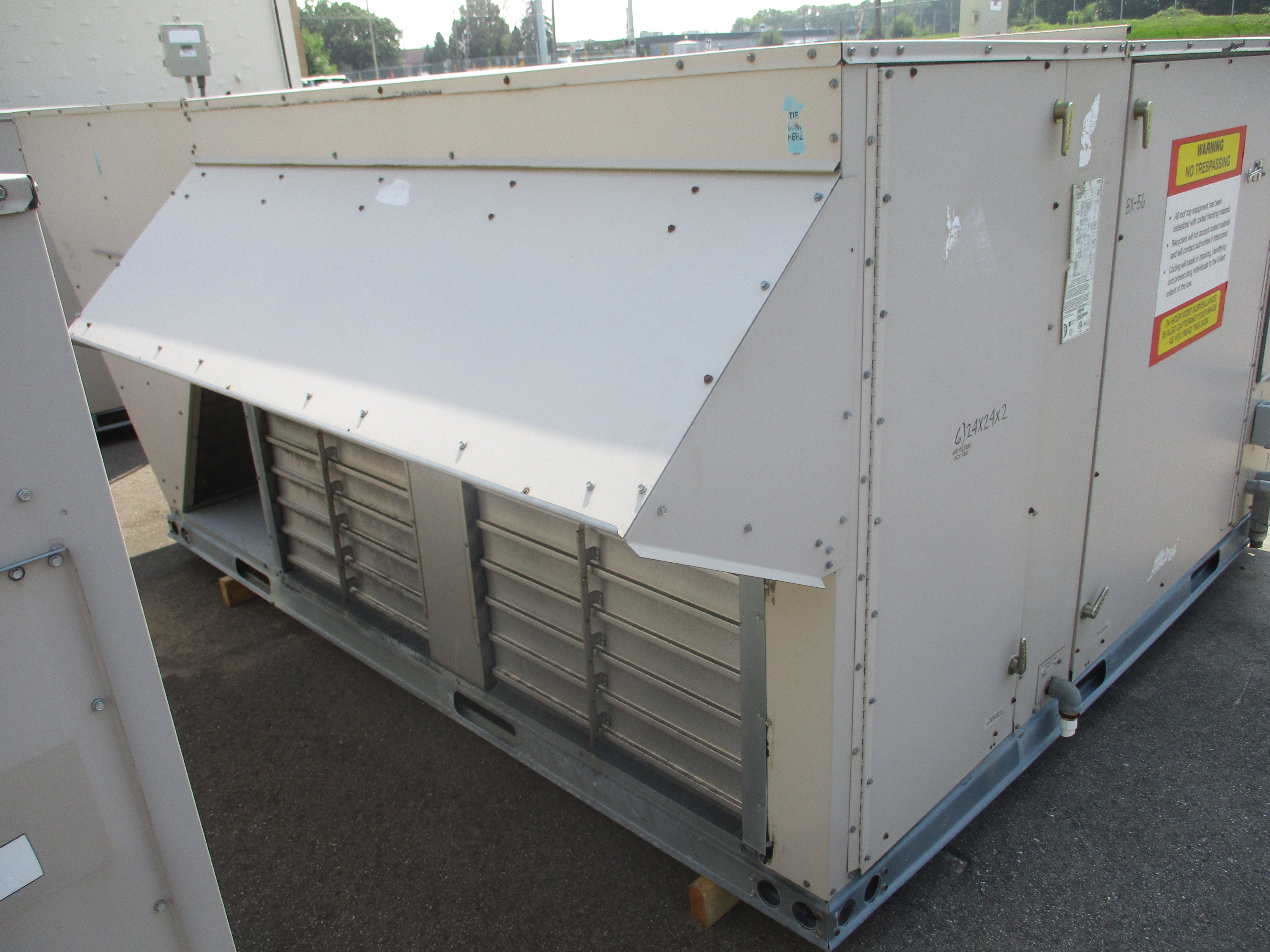 Lennox Rooftop Unit LGC180H2BM2G 15. Ton 460V 53KW 345.00 BTU Natural Gas Heat Year 2008 R410A Used