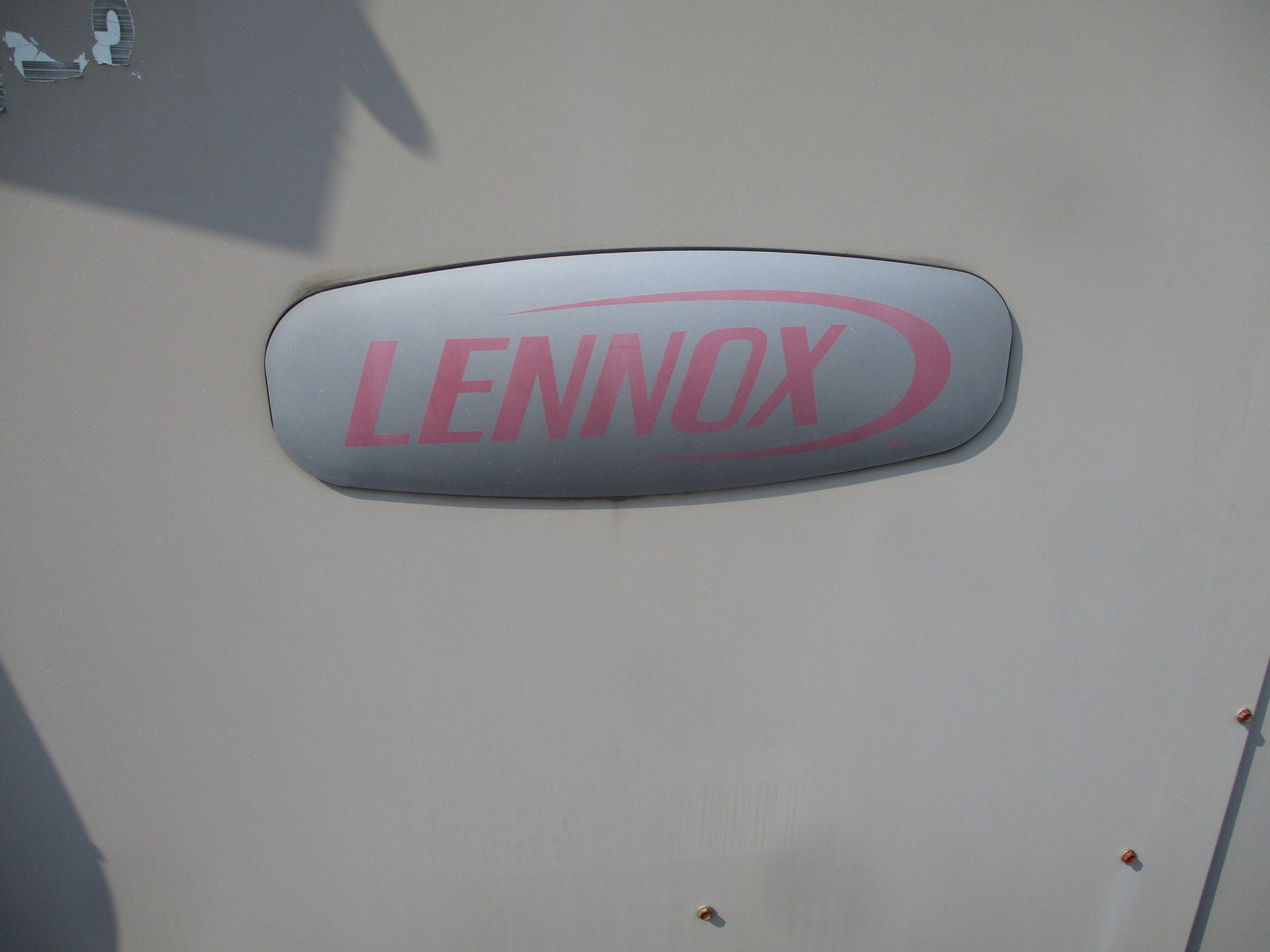 Lennox Rooftop Unit LGC156H4BL2G 12.5 Ton 460V 46KW 169.000 BTU R410A 2009 MFD Natural Gas Heat Used