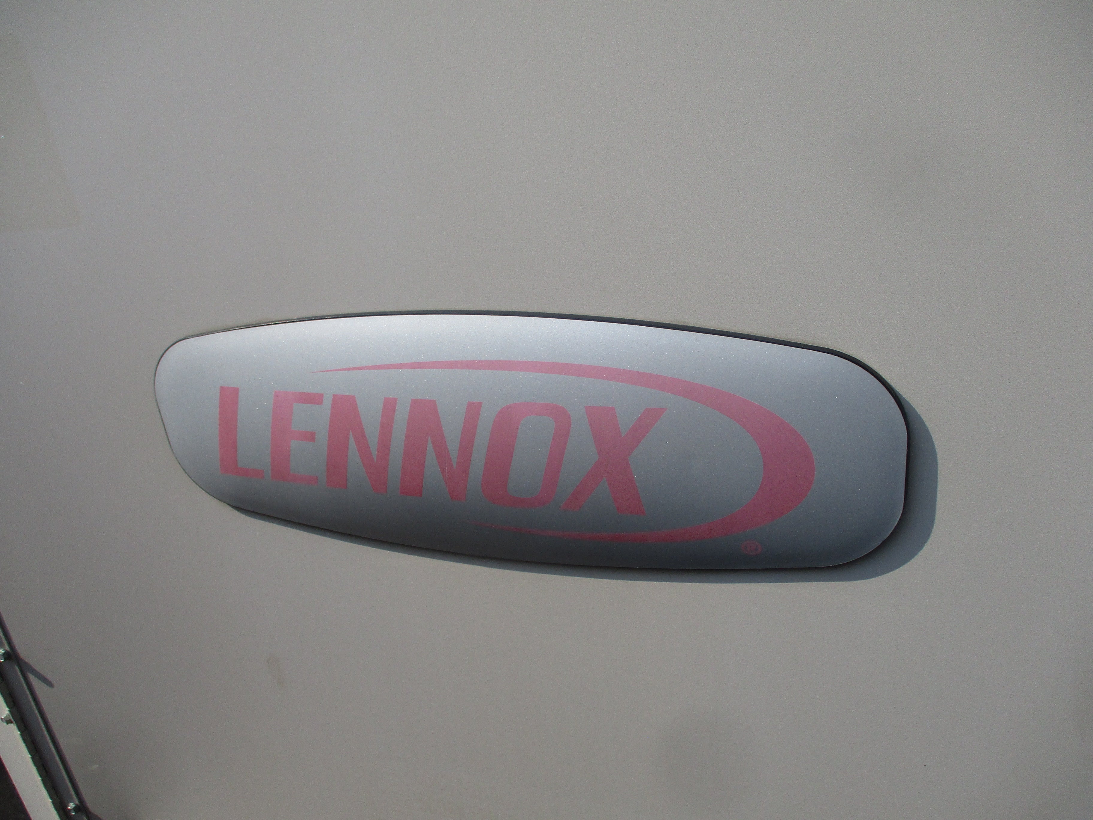 Lennox Rooftop Unit LGC156H4BL2G 12.5 Ton 460V 46KW 169.000 BTU R410A 2009 MFD Natural Gas Heat Used