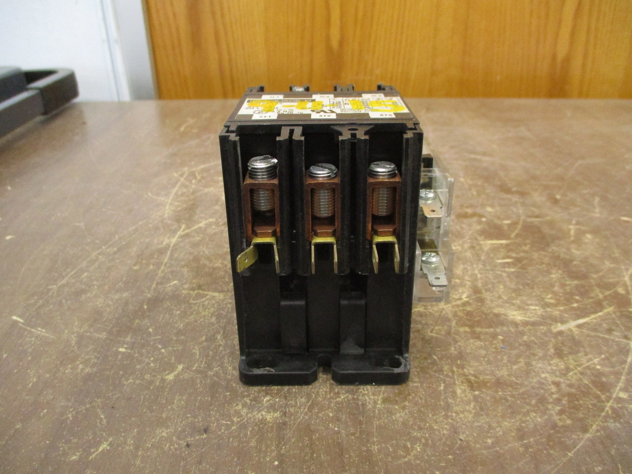 Square D Contactor 8910 DPA 63 Ser. B 120V Coil 60A w/ Aux Contact Used