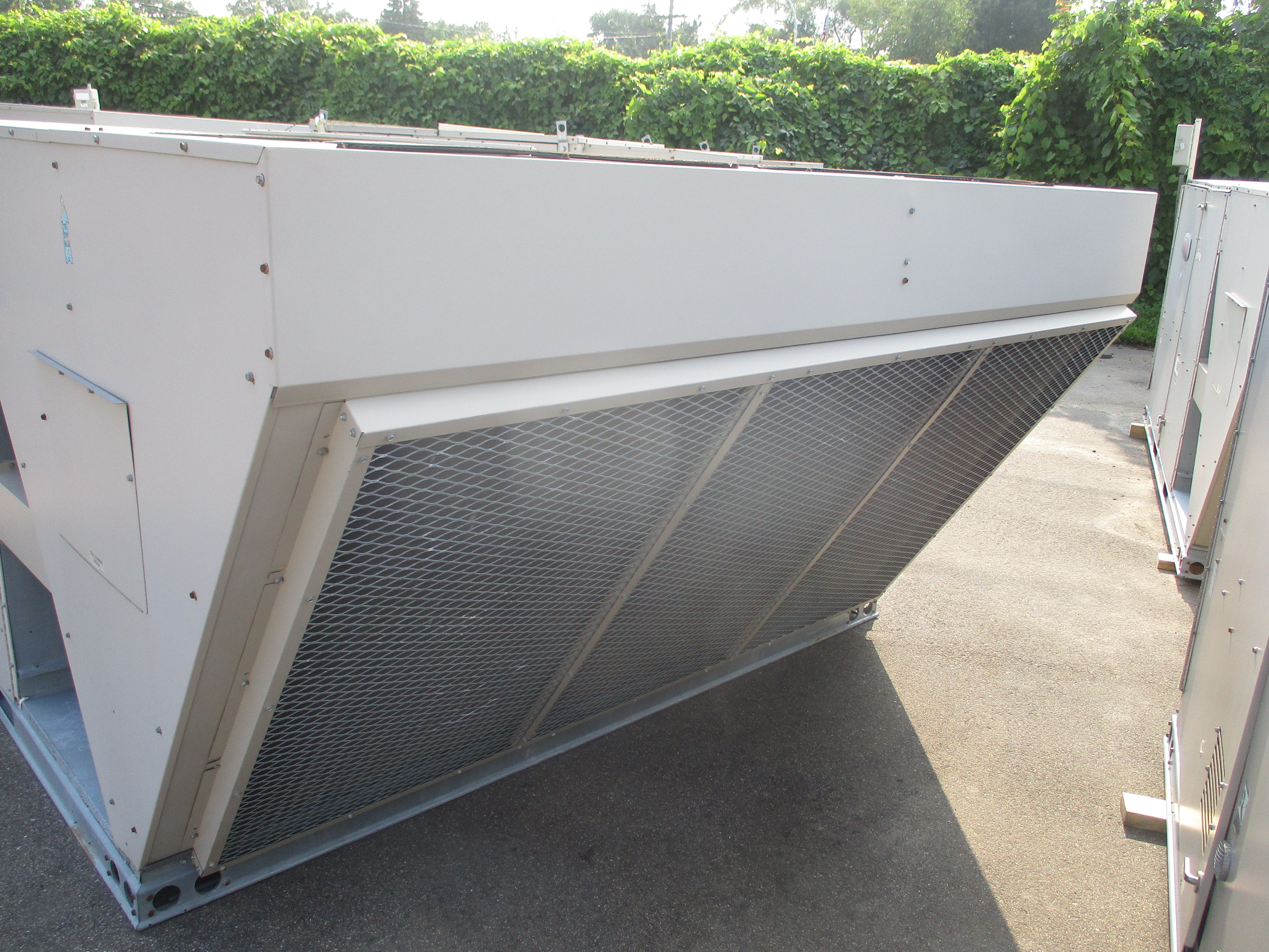 Lennox Rooftop Unit LLC156H4BN1G 12.5 Ton 115V 46 KW R410A 2009 MFD Electric * No Heat * Used